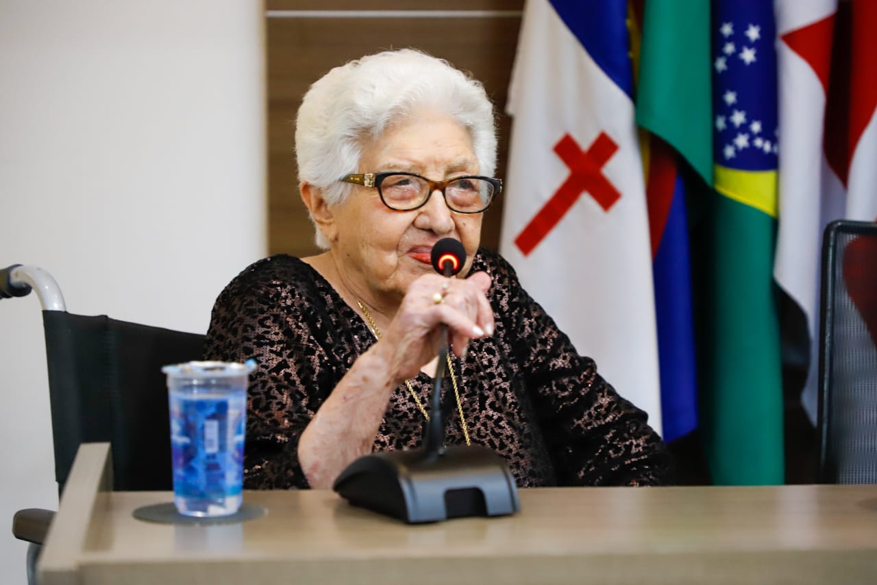 Medalha que comemora 90 anos da OAB Pernambuco &eacute; entregue em sess&atilde;o do Conselho