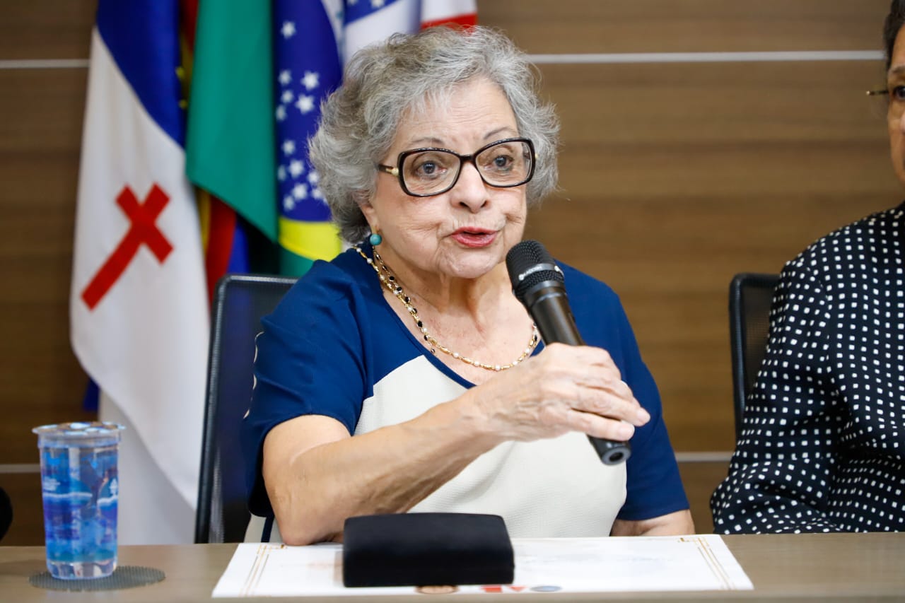 Medalha que comemora 90 anos da OAB Pernambuco &eacute; entregue em sess&atilde;o do Conselho