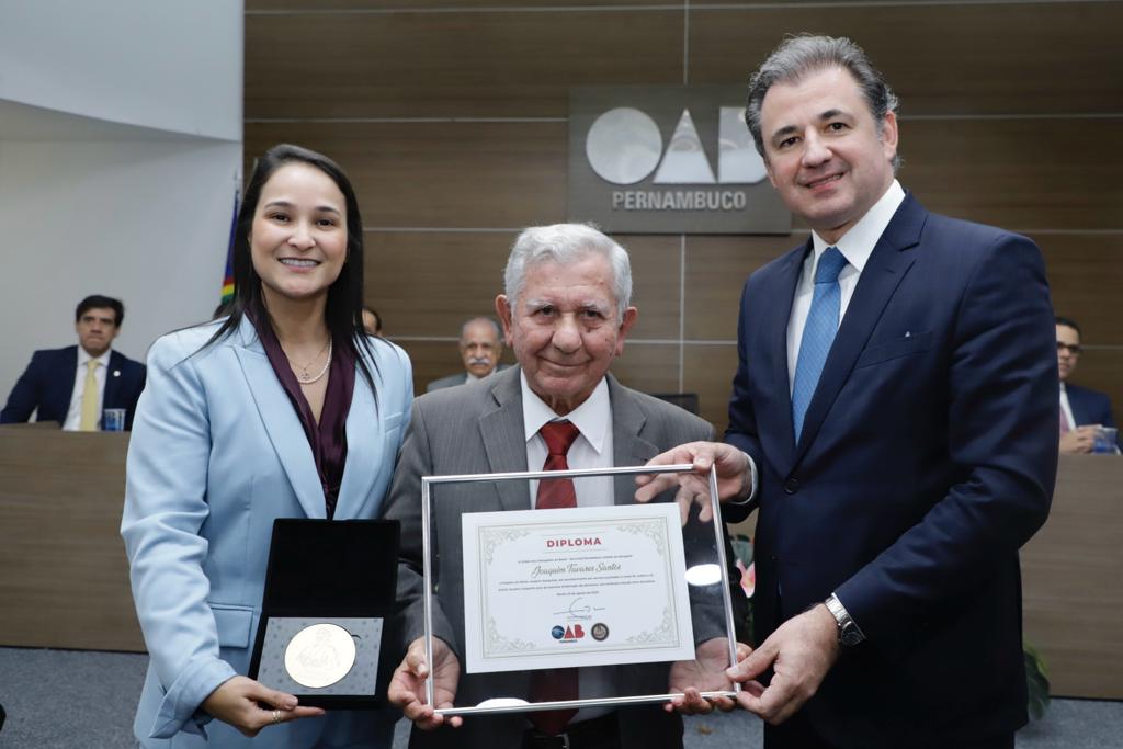 Entrega da Medalha Joaquim Amazonas