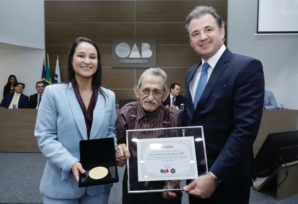 Entrega da Medalha Joaquim Amazonas