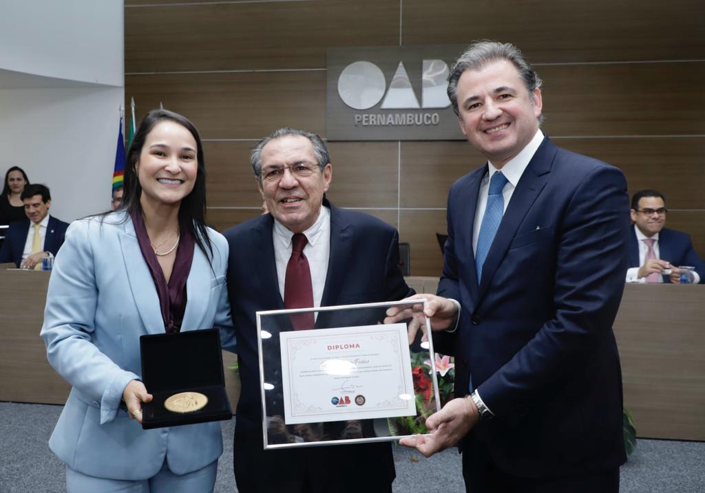 Entrega da Medalha Joaquim Amazonas