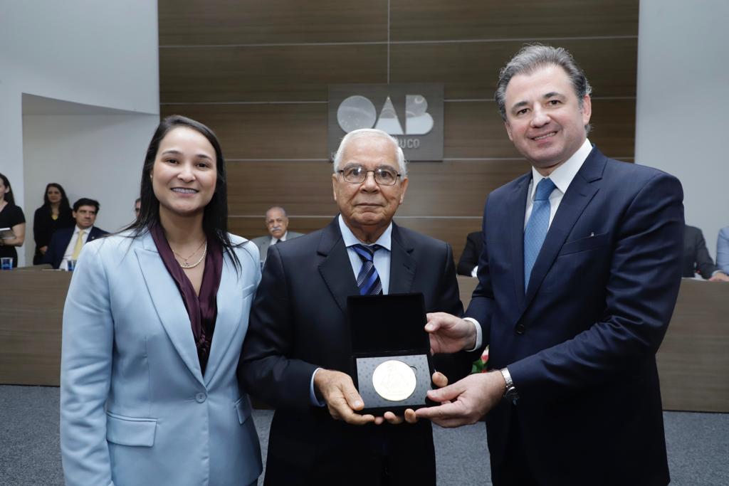 Entrega da Medalha Joaquim Amazonas