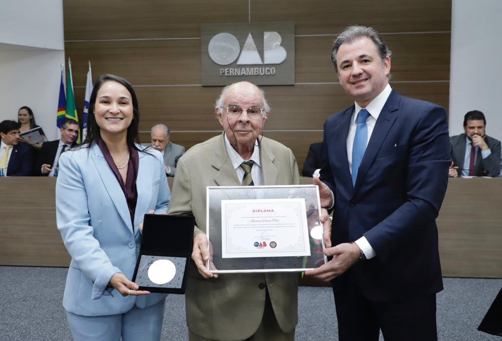 Entrega da Medalha Joaquim Amazonas