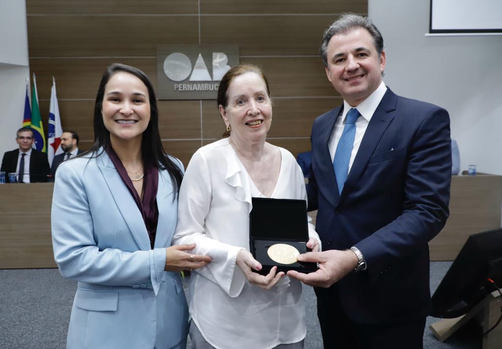 Entrega da Medalha Joaquim Amazonas