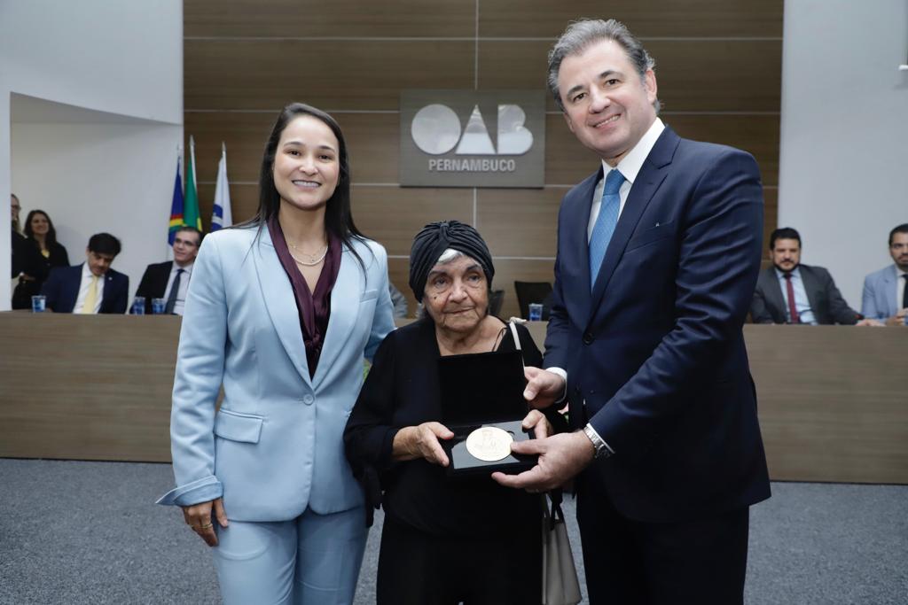 Entrega da Medalha Joaquim Amazonas