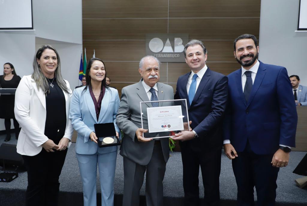 Entrega da Medalha Joaquim Amazonas
