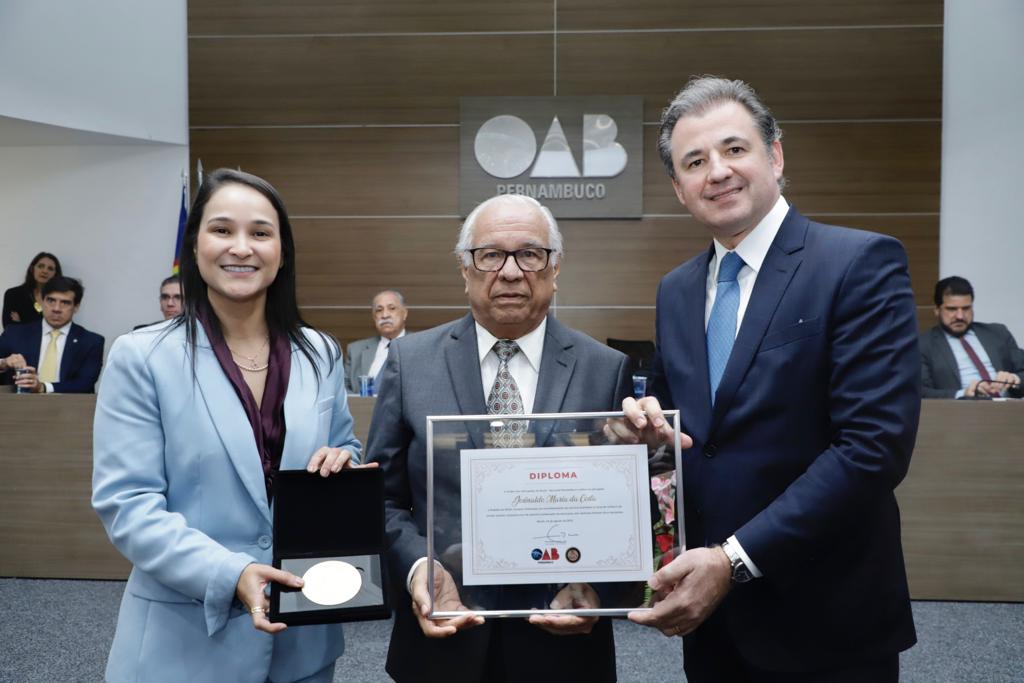 Entrega da Medalha Joaquim Amazonas
