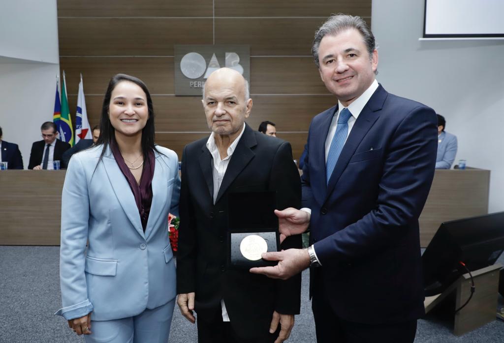 Entrega da Medalha Joaquim Amazonas