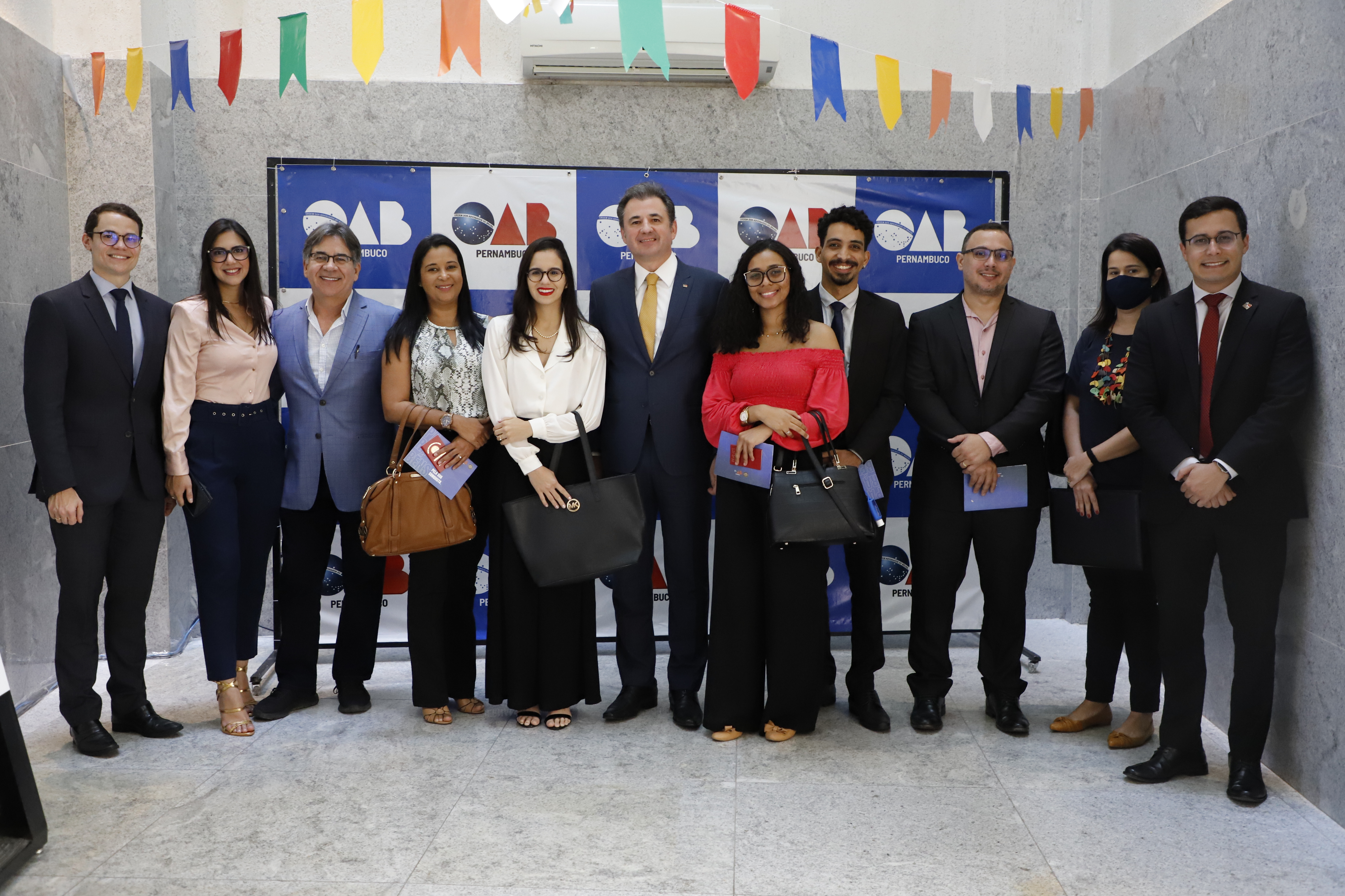 Entrega das carteiras dos novos advogados e advogadas