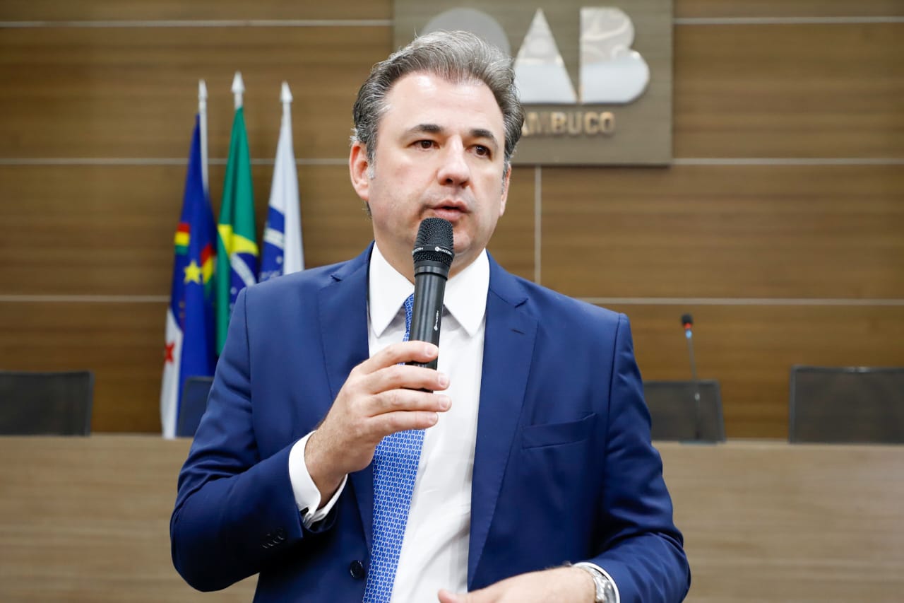 Entrega de carteiras aos novos advogados e advogadas
