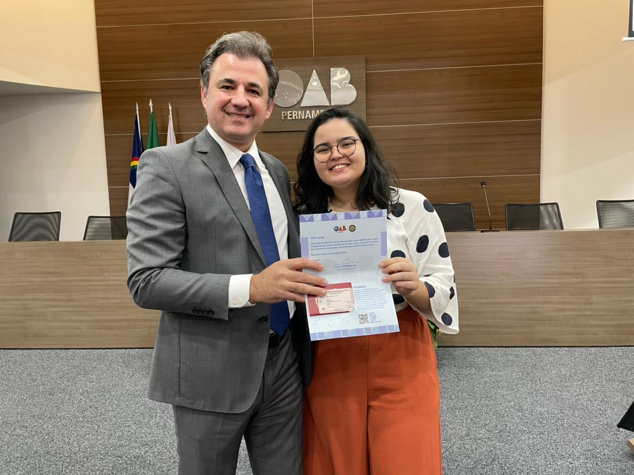 Entrega de carteiras aos novos advogados e advogadas