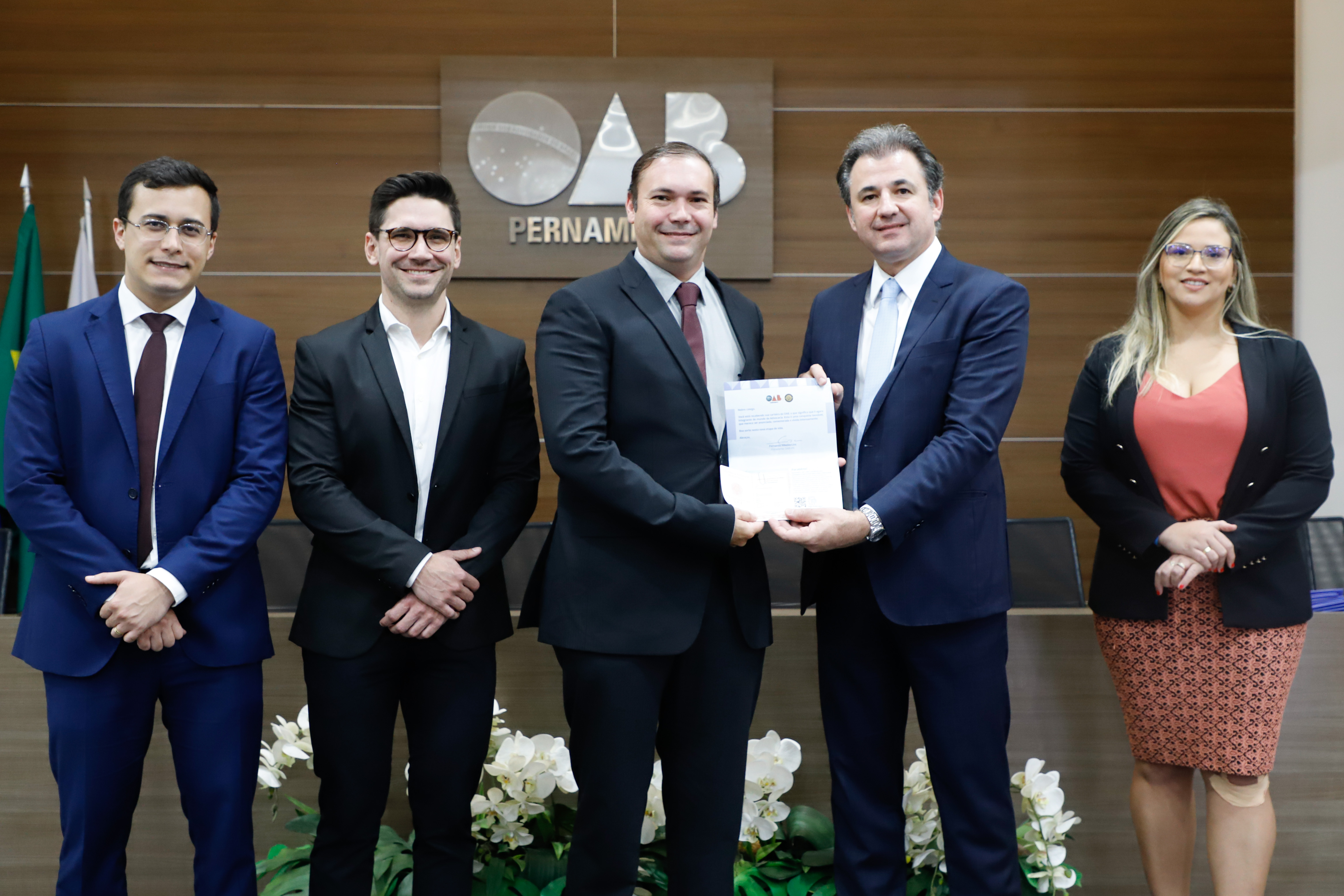 Entrega das carteiras aos novos advogados e advogadas