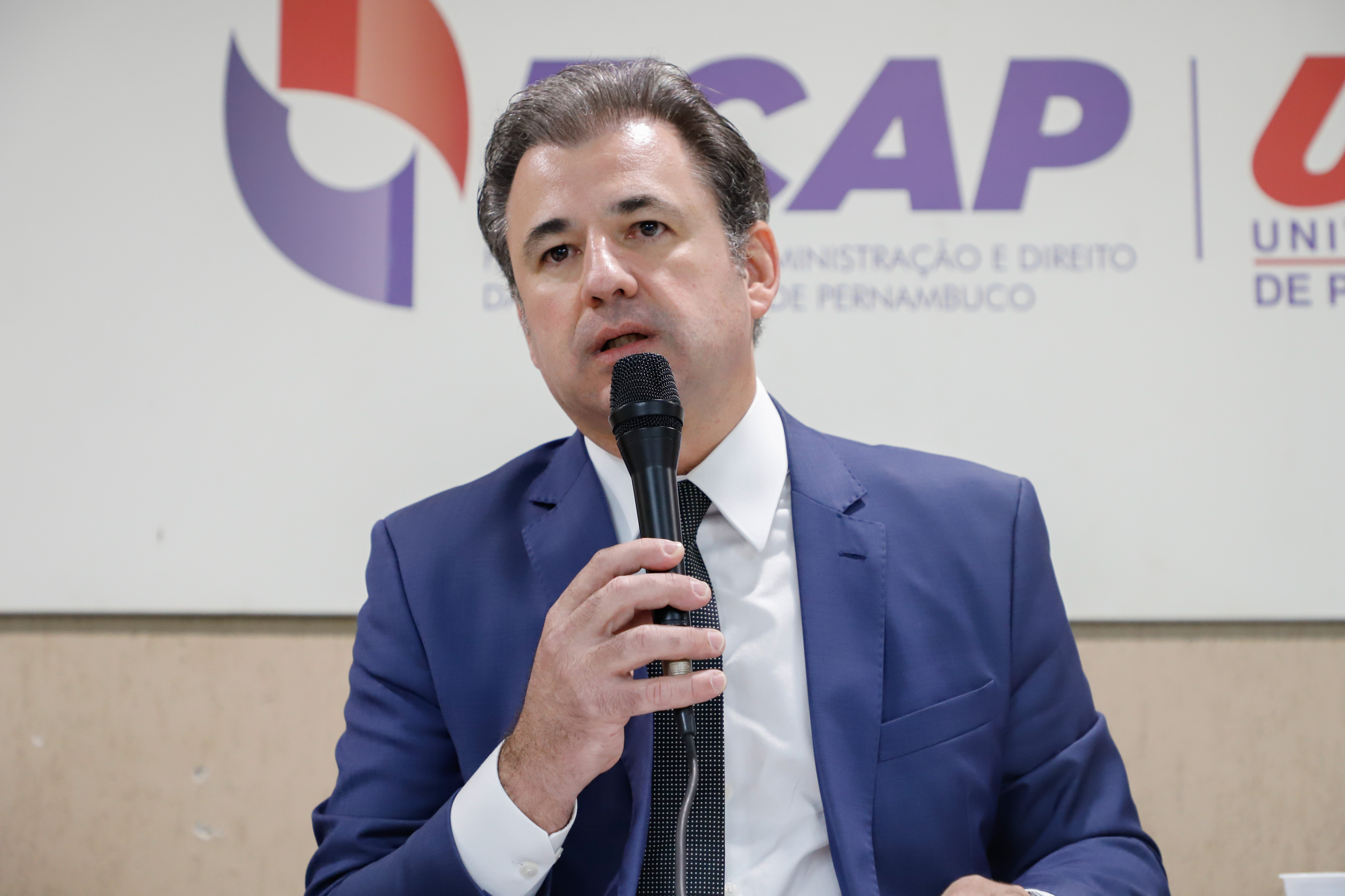 OAB-PE entrega selo OAB Recomenda na Universidade de Pernambuco