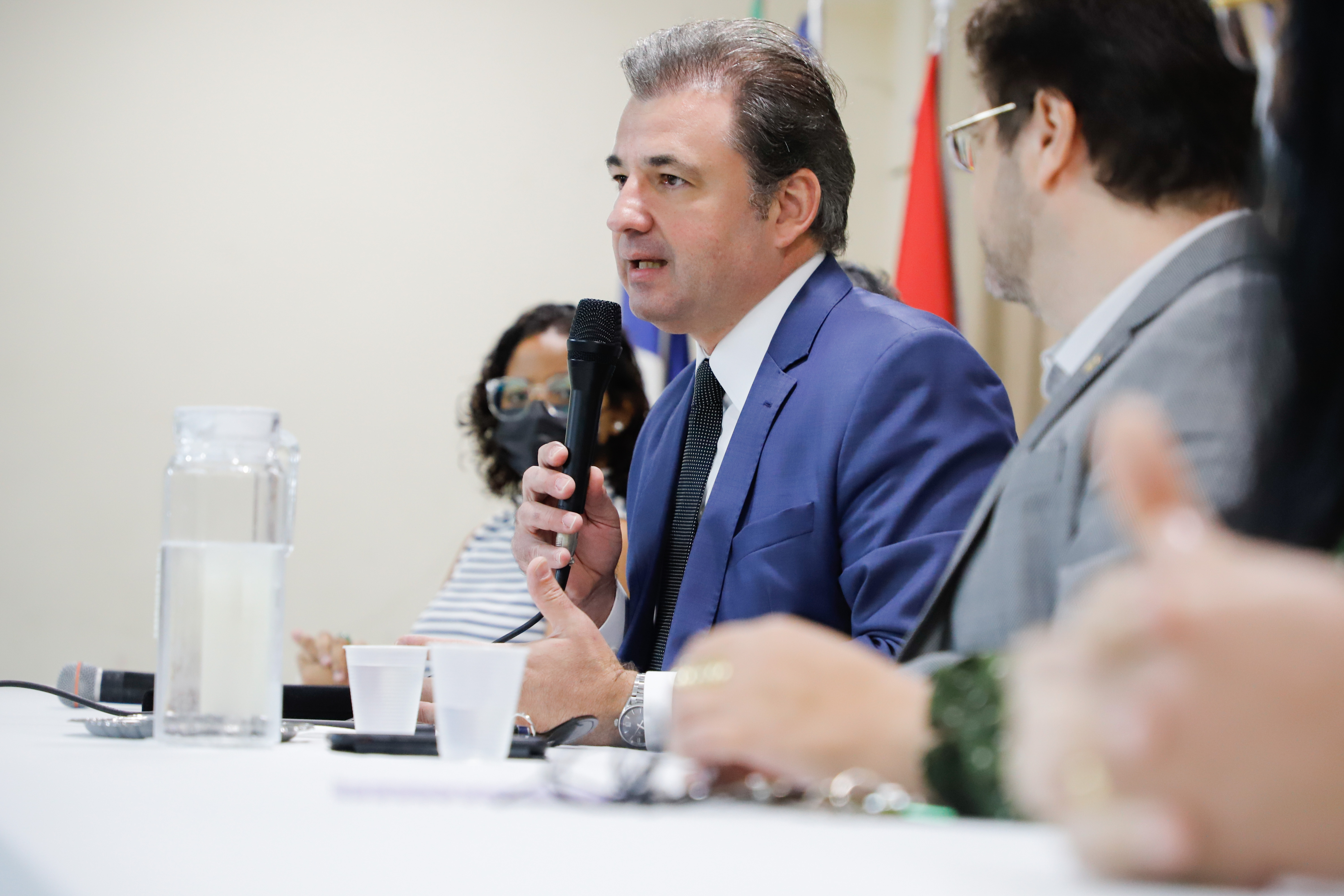 OAB-PE entrega selo OAB Recomenda na Universidade de Pernambuco