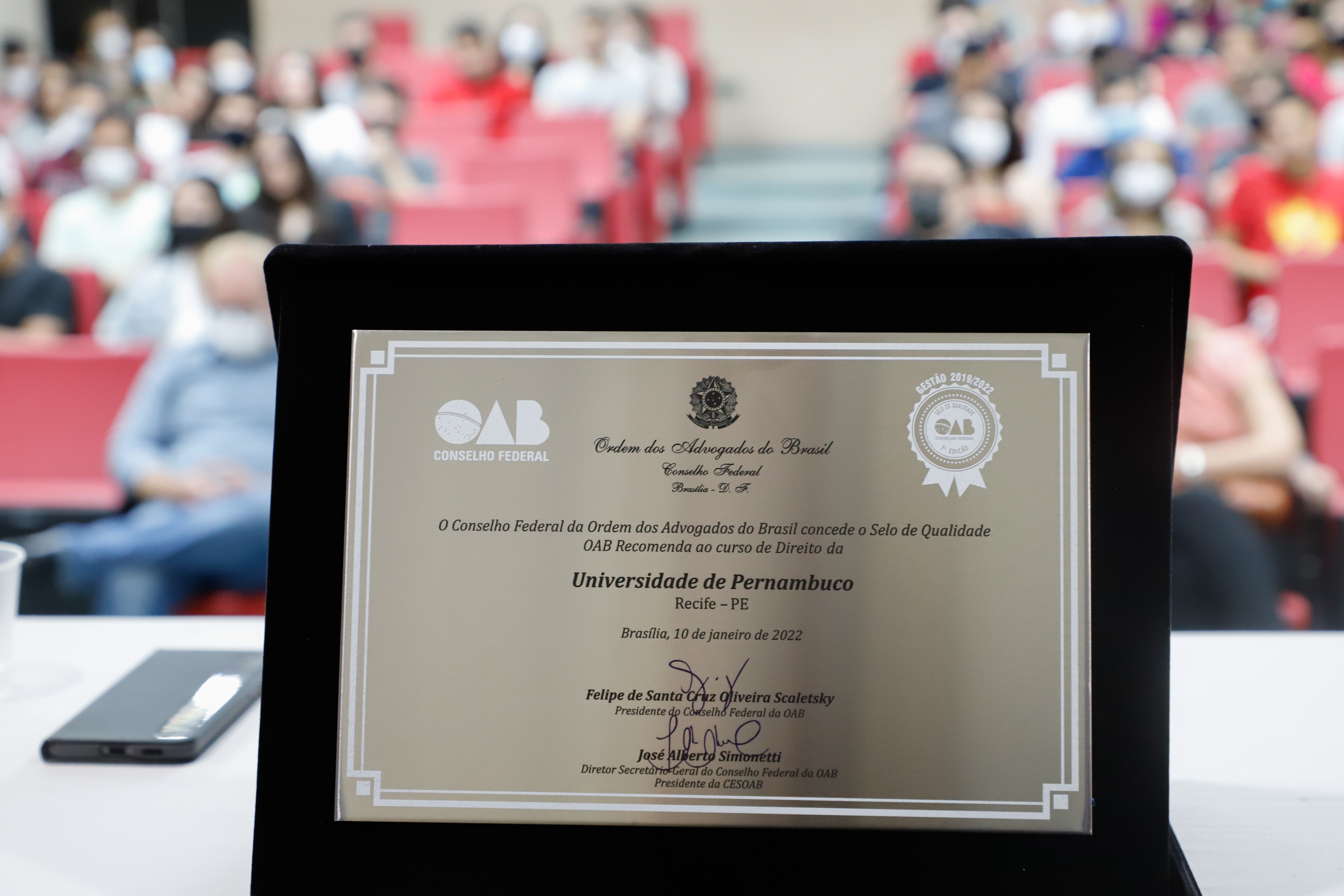 OAB-PE entrega selo OAB Recomenda na Universidade de Pernambuco