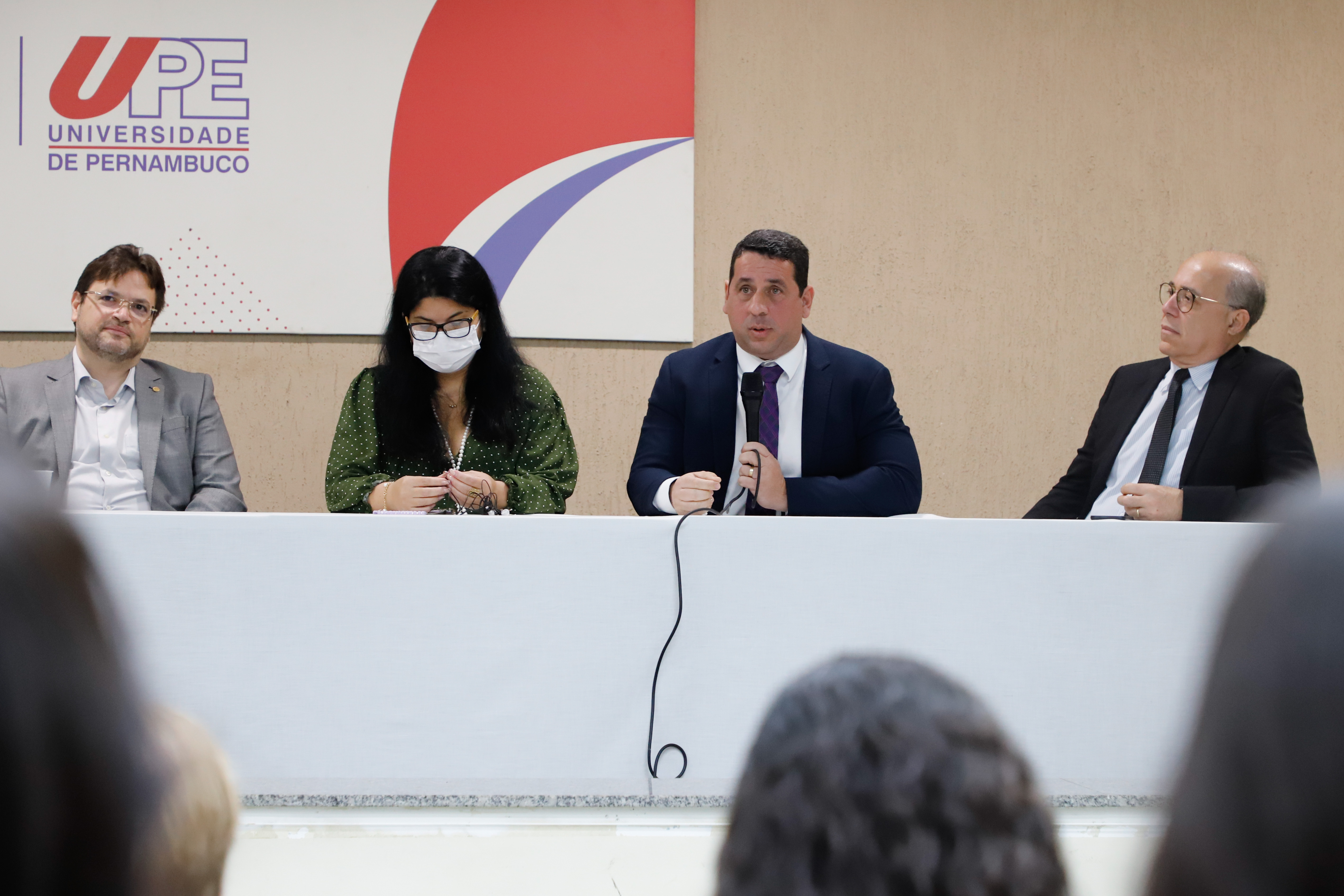 OAB-PE entrega selo OAB Recomenda na Universidade de Pernambuco