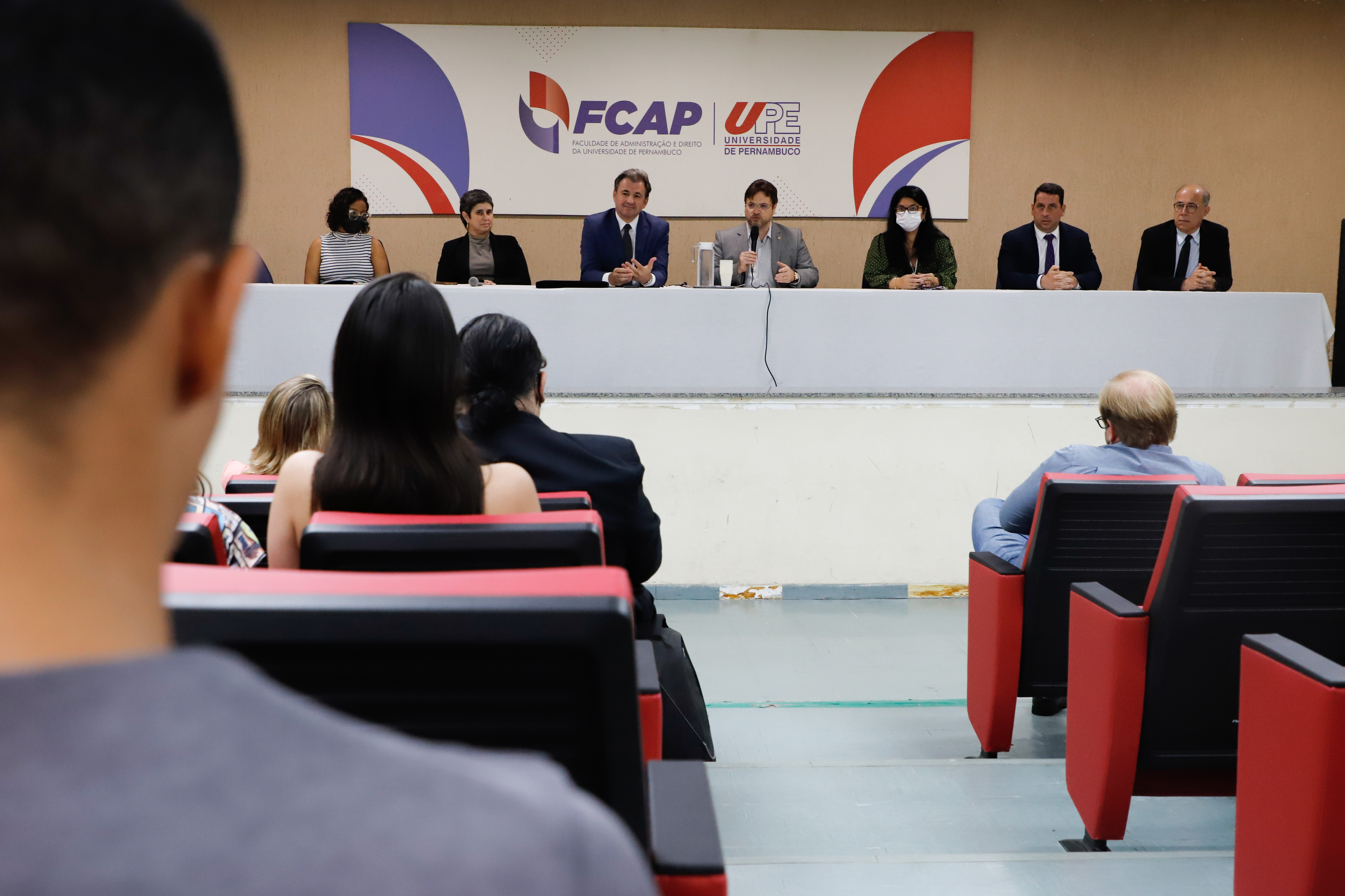 OAB-PE entrega selo OAB Recomenda na Universidade de Pernambuco