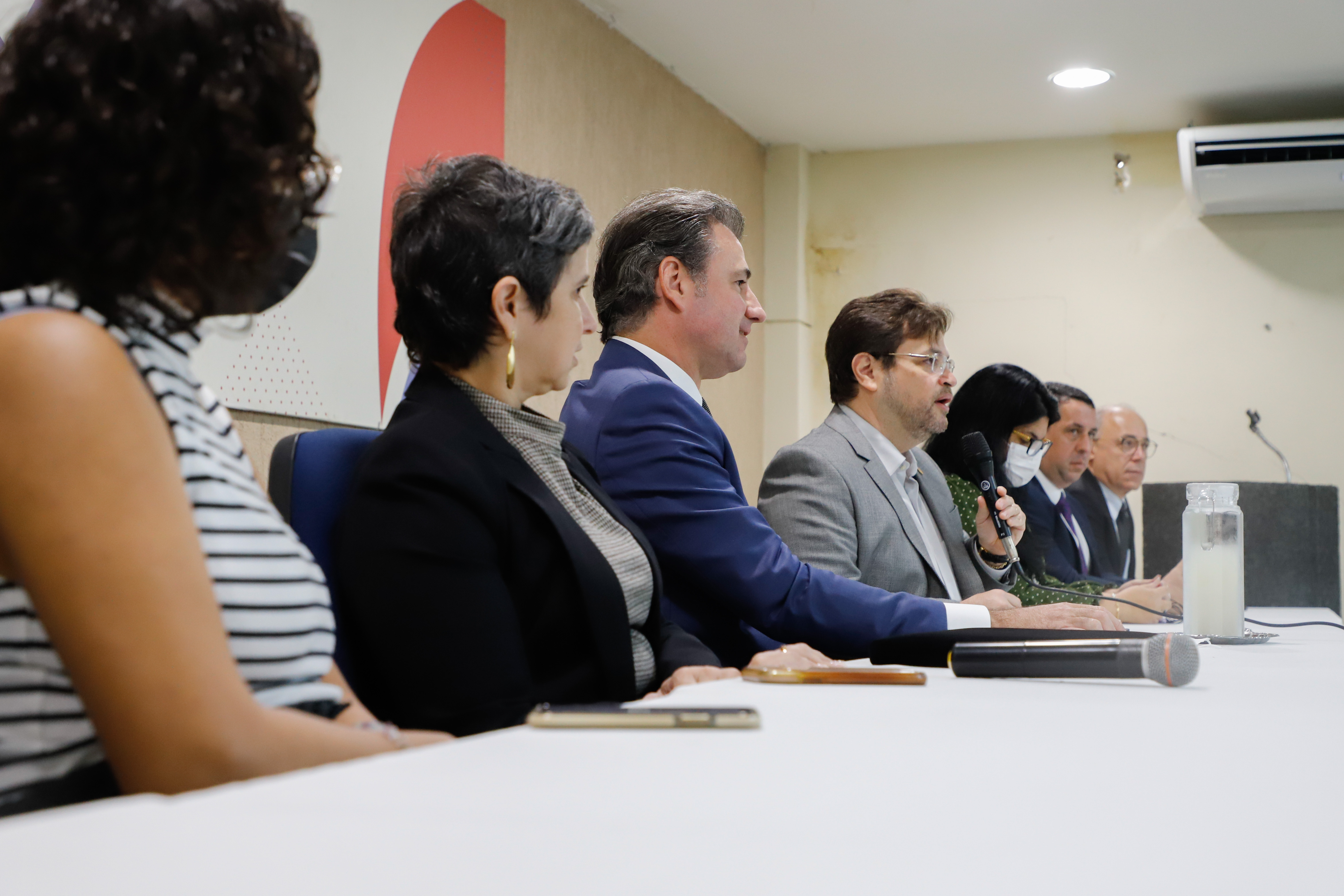 OAB-PE entrega selo OAB Recomenda na Universidade de Pernambuco