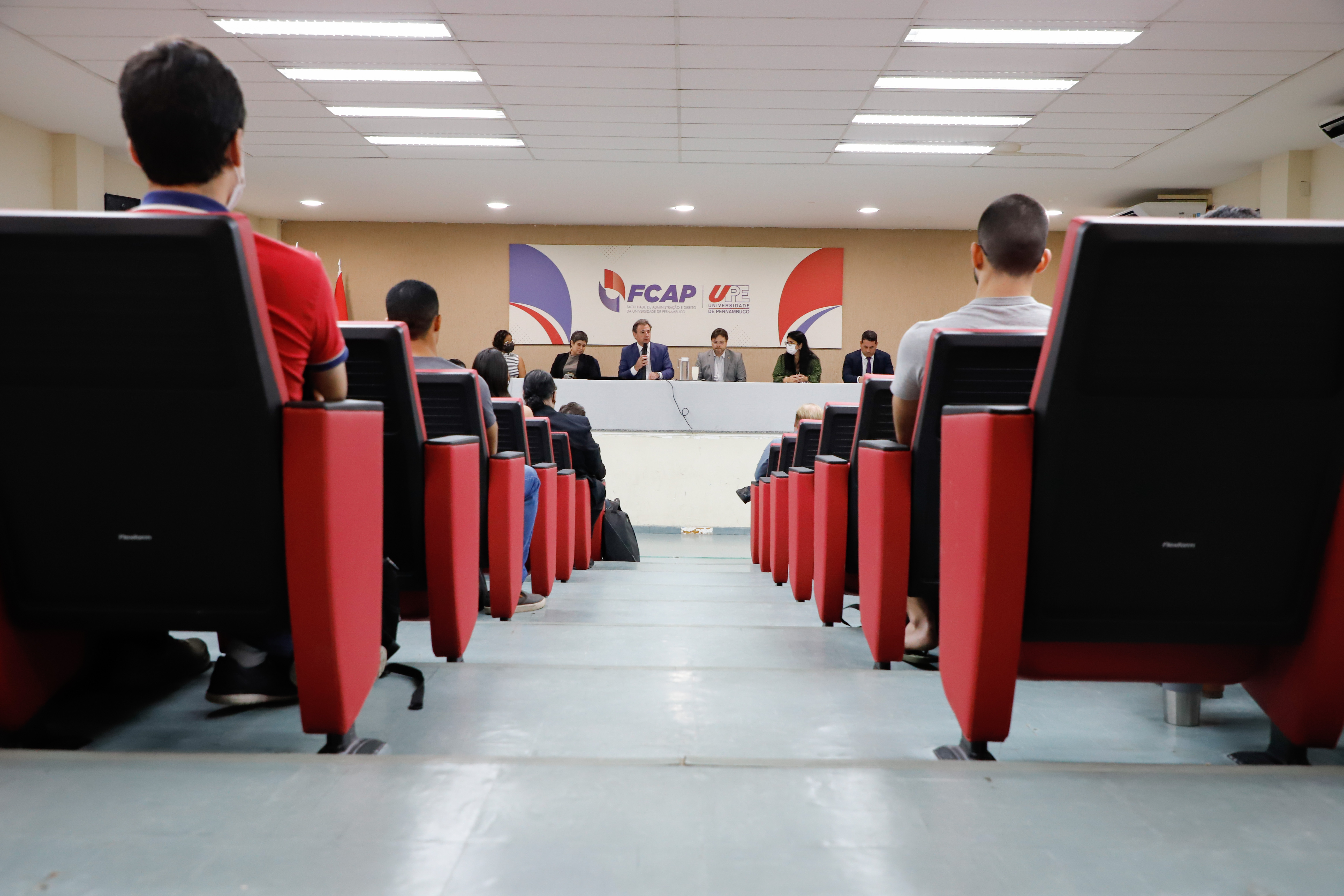 OAB-PE entrega selo OAB Recomenda na Universidade de Pernambuco