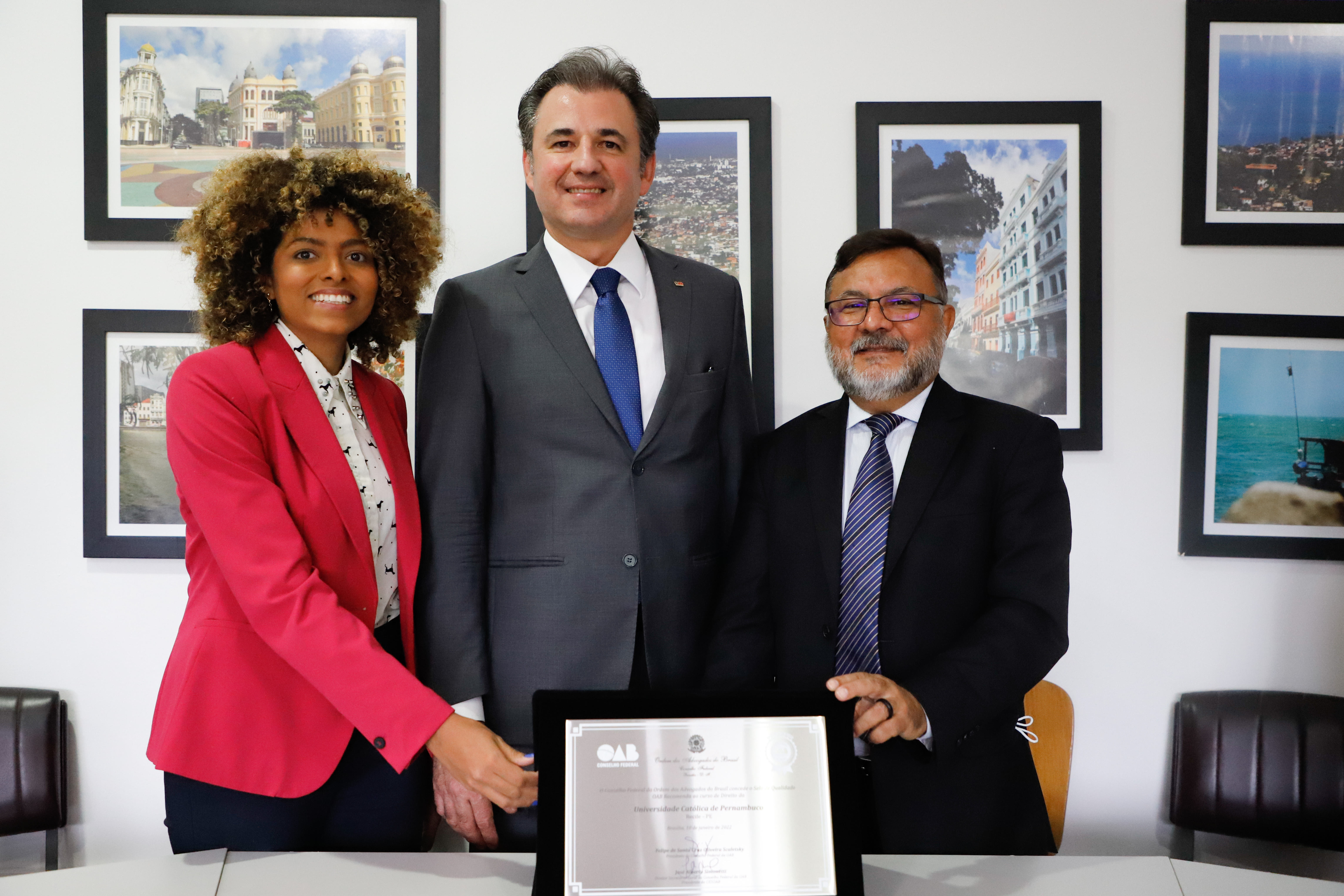 OAB Pernambuco entrega Selo OAB Recomenda a Universidade Cat&oacute;lica de Pernambuco