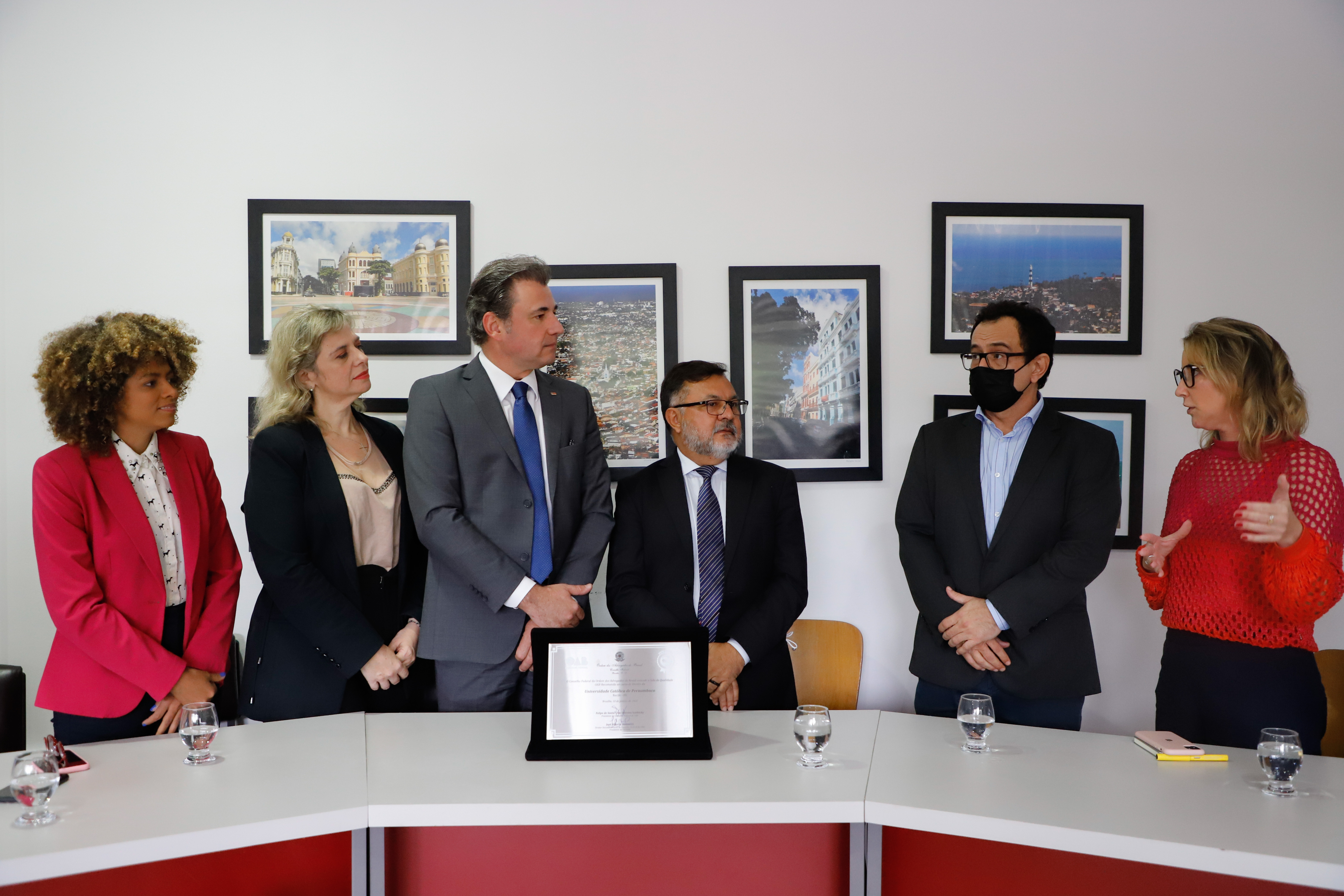 OAB Pernambuco entrega Selo OAB Recomenda a Universidade Cat&oacute;lica de Pernambuco