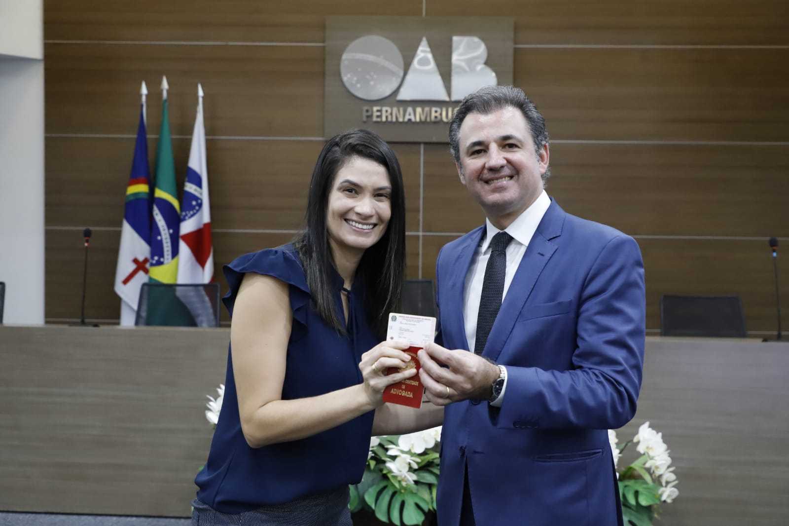 Entrega das carteiras dos novos advogados e advogadas