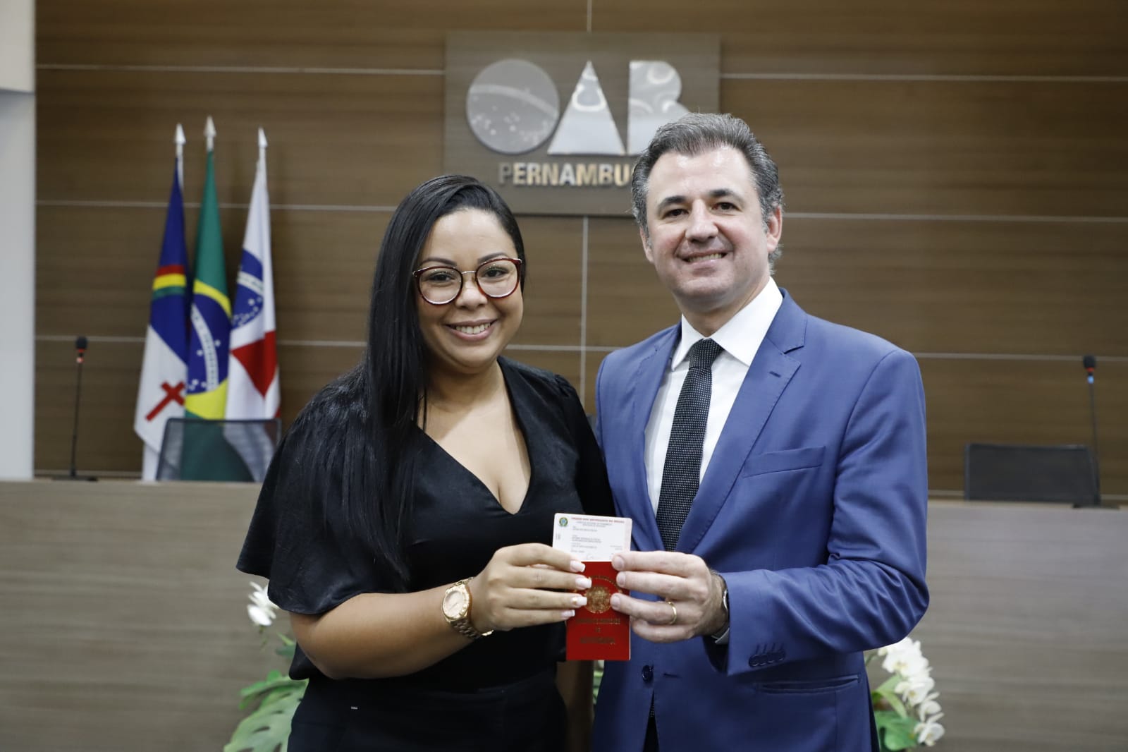 Entrega das carteiras dos novos advogados e advogadas
