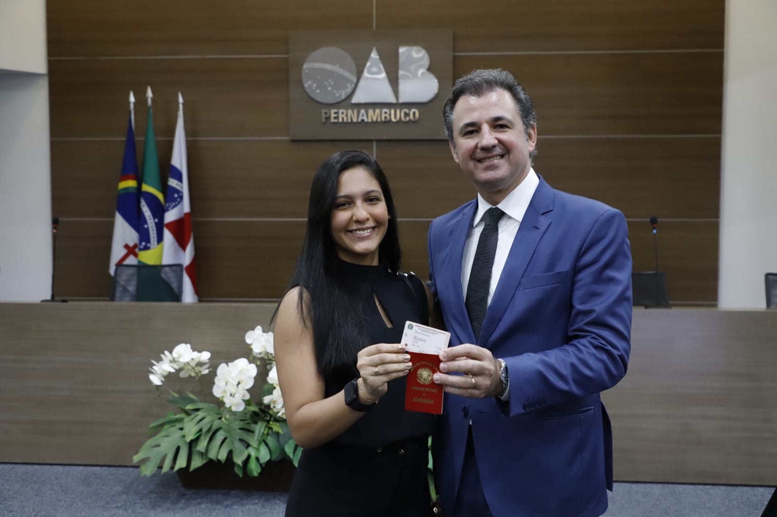 Entrega das carteiras dos novos advogados e advogadas