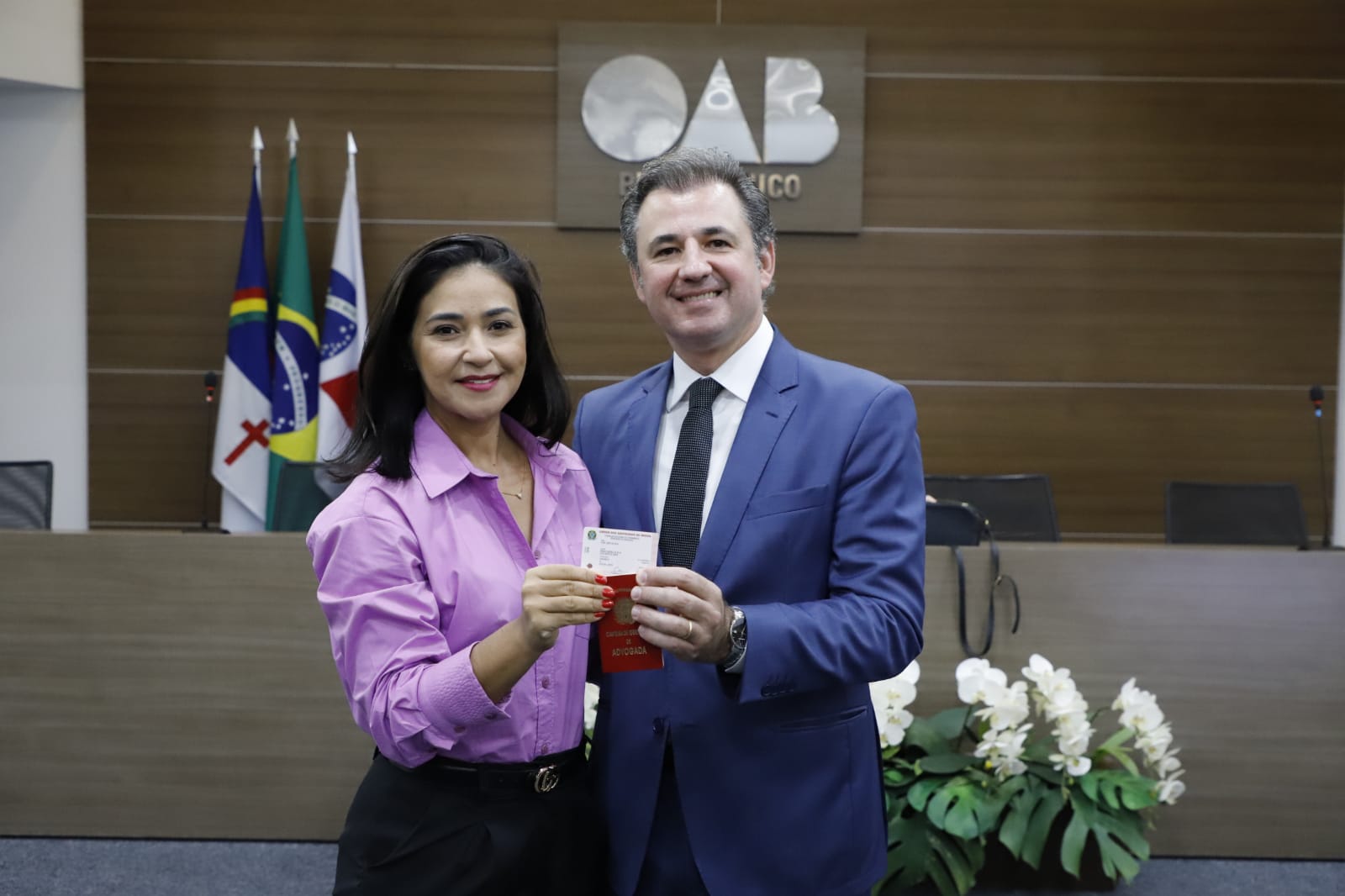 Entrega das carteiras dos novos advogados e advogadas