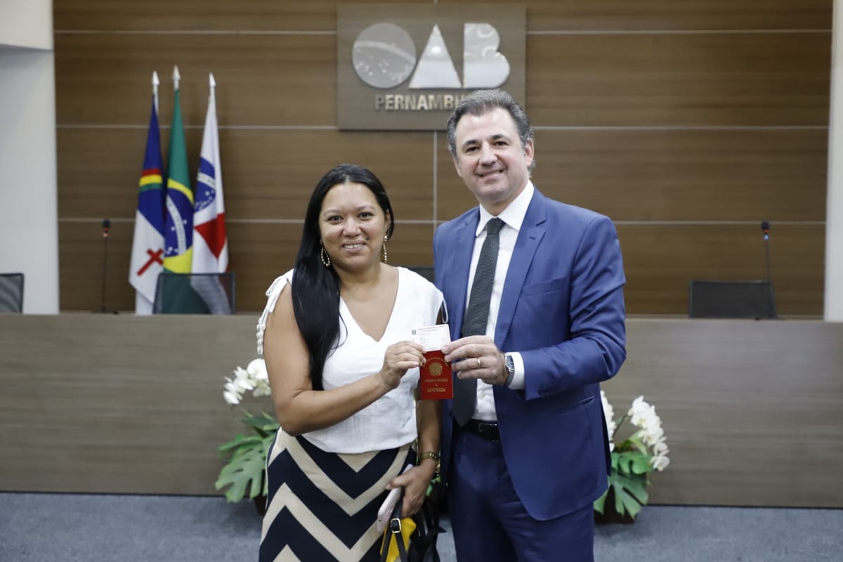 Entrega das carteiras dos novos advogados e advogadas