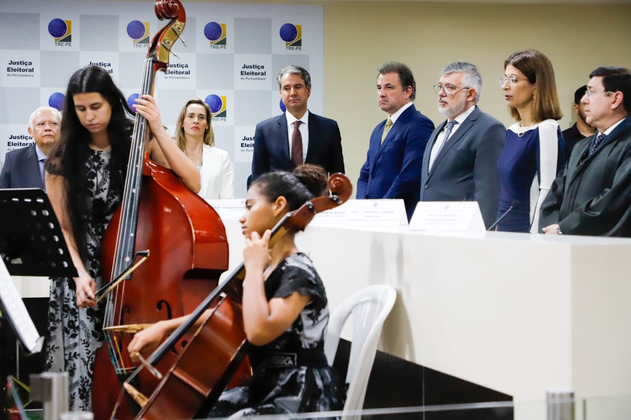 OAB-PE recebe Medalha do M&eacute;rito Eleitoral Frei Caneca