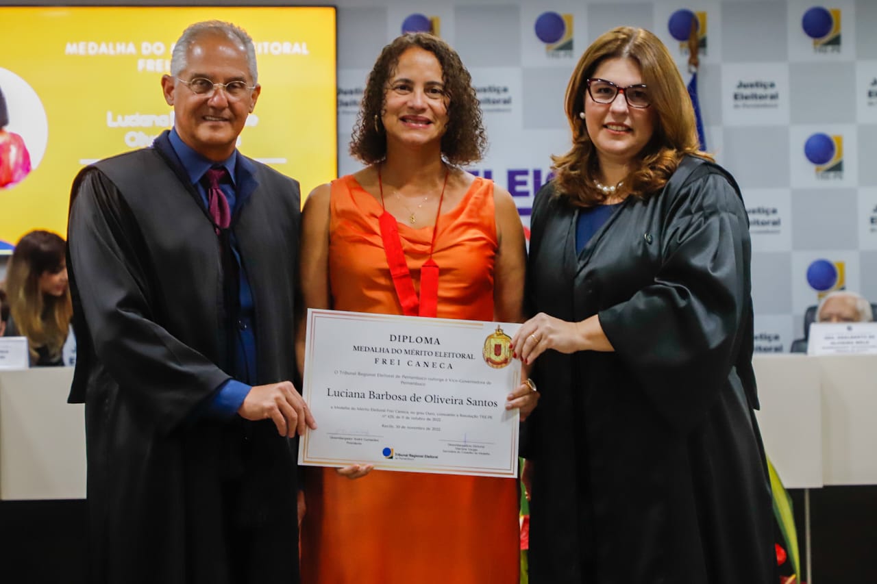 OAB-PE recebe Medalha do M&eacute;rito Eleitoral Frei Caneca