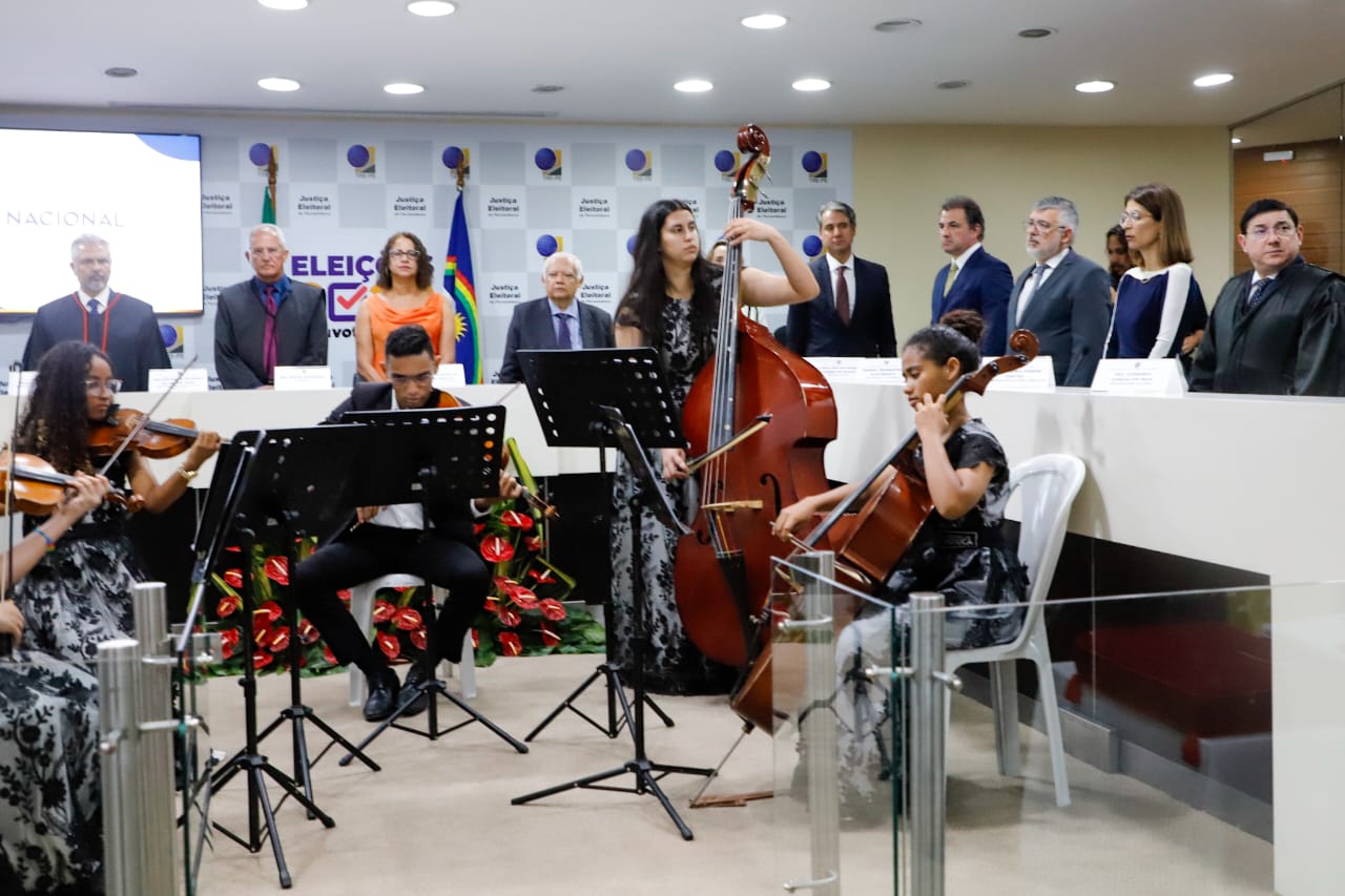 OAB-PE recebe Medalha do M&eacute;rito Eleitoral Frei Caneca