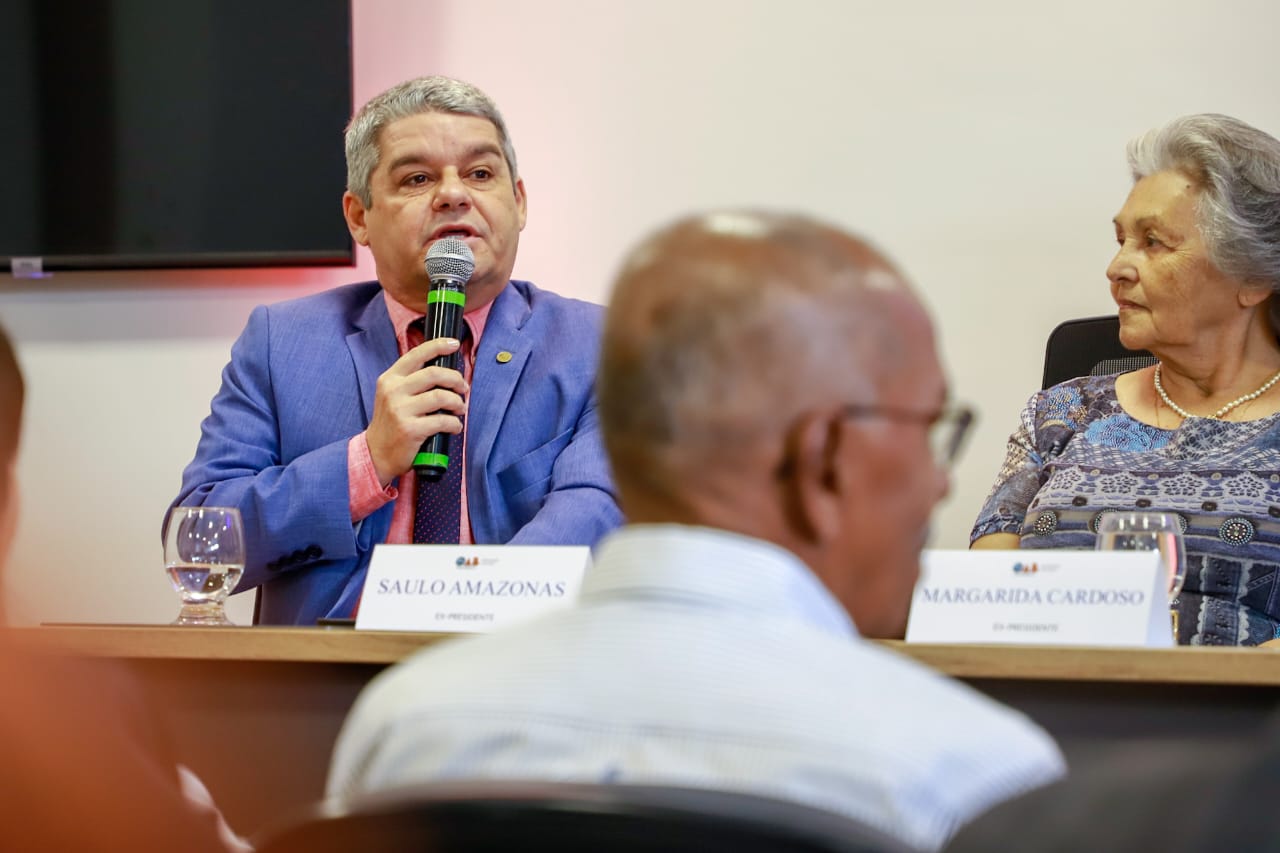Fernando Ribeiro Lins prestigia inaugura&ccedil;&atilde;o de Galeria de ex-presidentes da OAB Caruaru