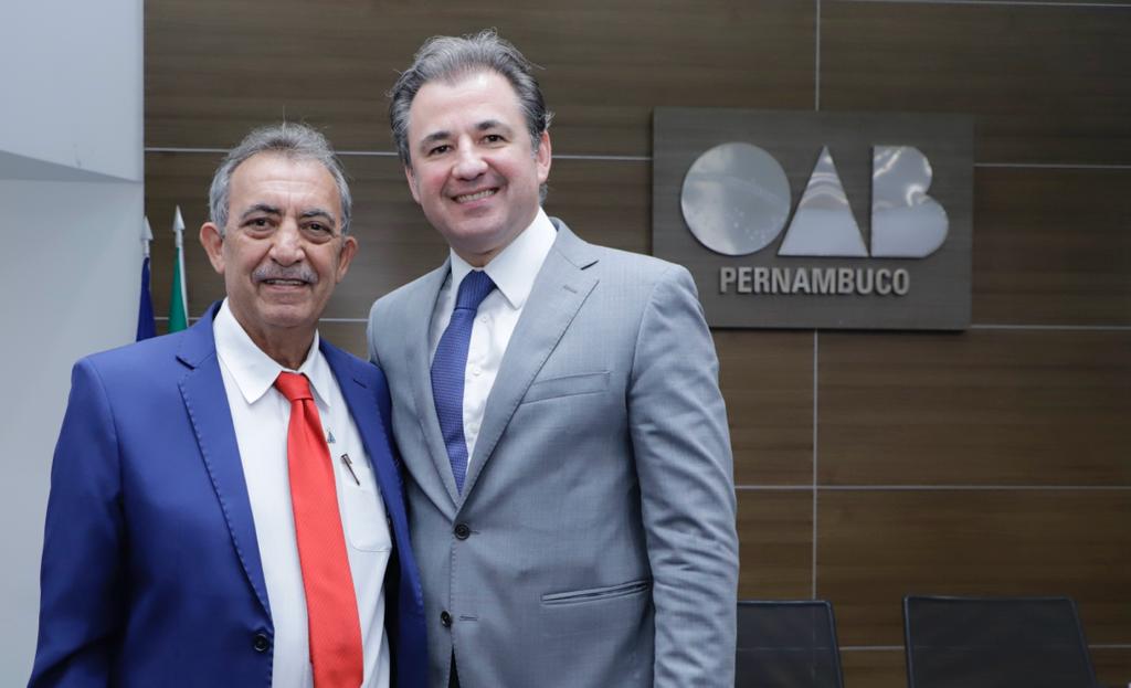 Juramento de novos advogados, advogadas e estagi&aacute;rios
