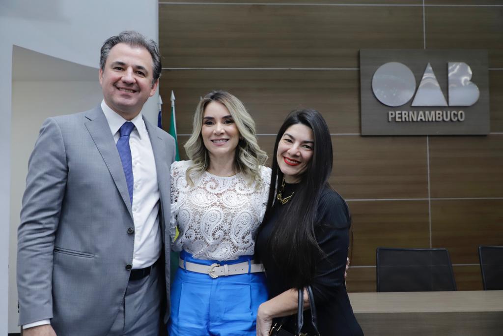 Juramento de novos advogados, advogadas e estagi&aacute;rios