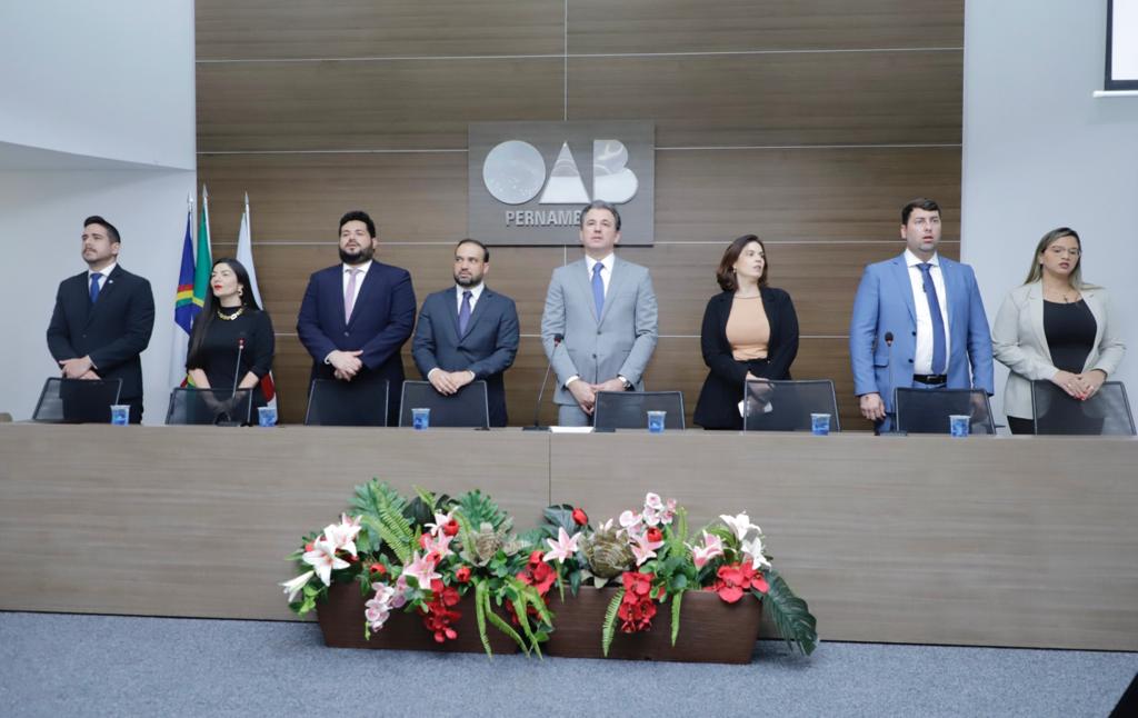 Juramento de novos advogados, advogadas e estagi&aacute;rios