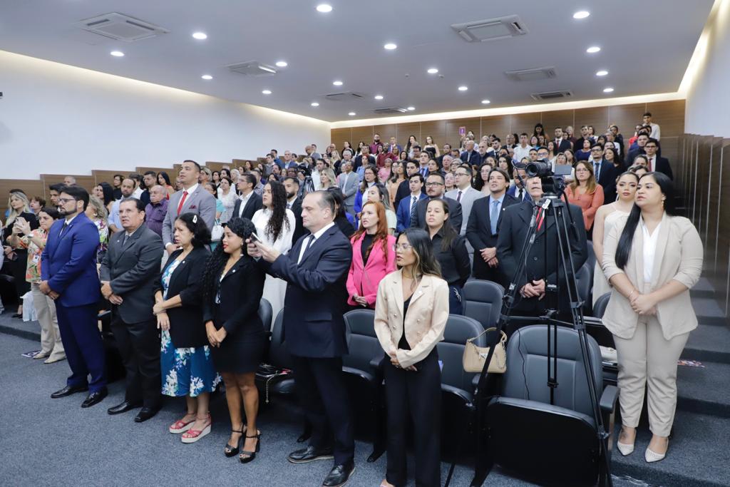 Juramento de novos advogados, advogadas e estagi&aacute;rios