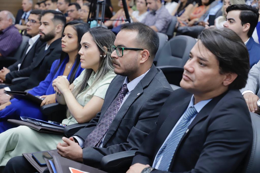 Juramento de novos advogados, advogadas e estagi&aacute;rios
