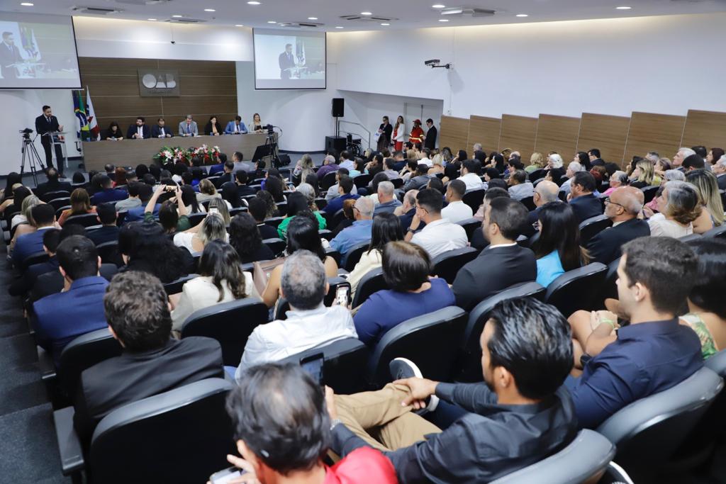 Juramento de novos advogados, advogadas e estagi&aacute;rios