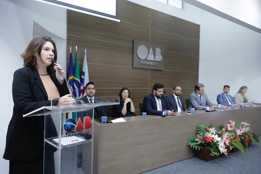 Juramento de novos advogados, advogadas e estagi&aacute;rios