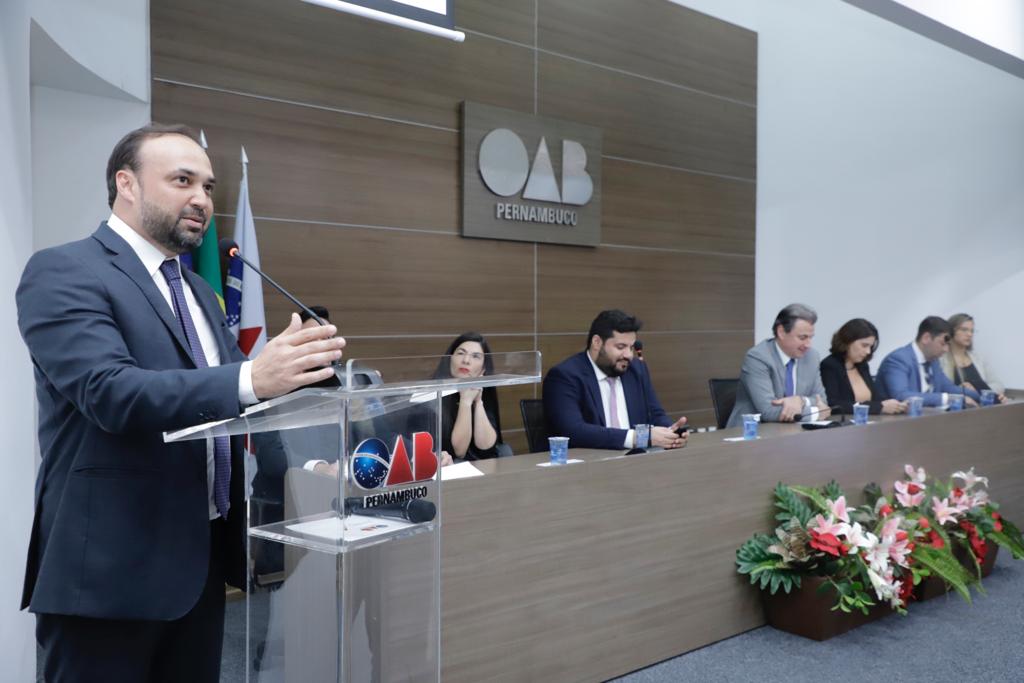 Juramento de novos advogados, advogadas e estagi&aacute;rios