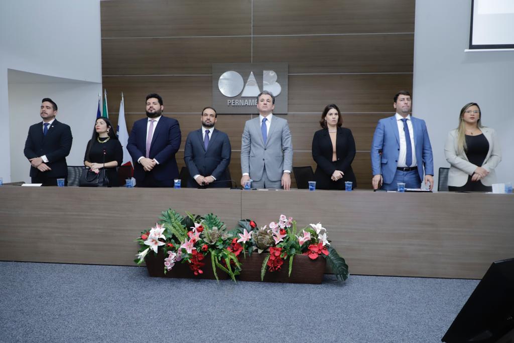 Juramento de novos advogados, advogadas e estagi&aacute;rios