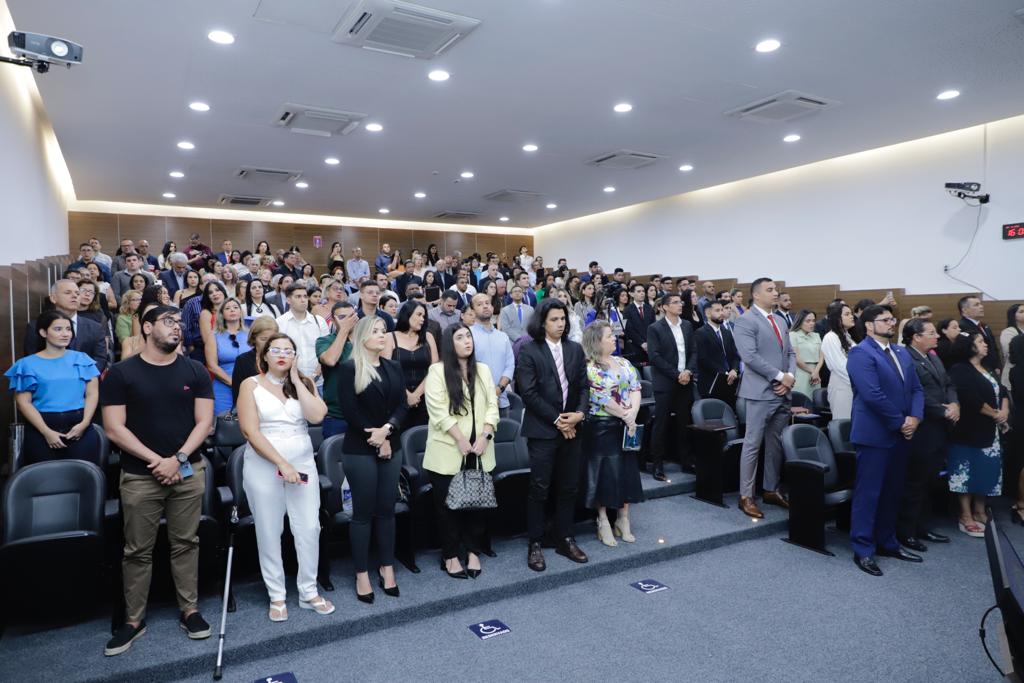 Juramento de novos advogados, advogadas e estagi&aacute;rios