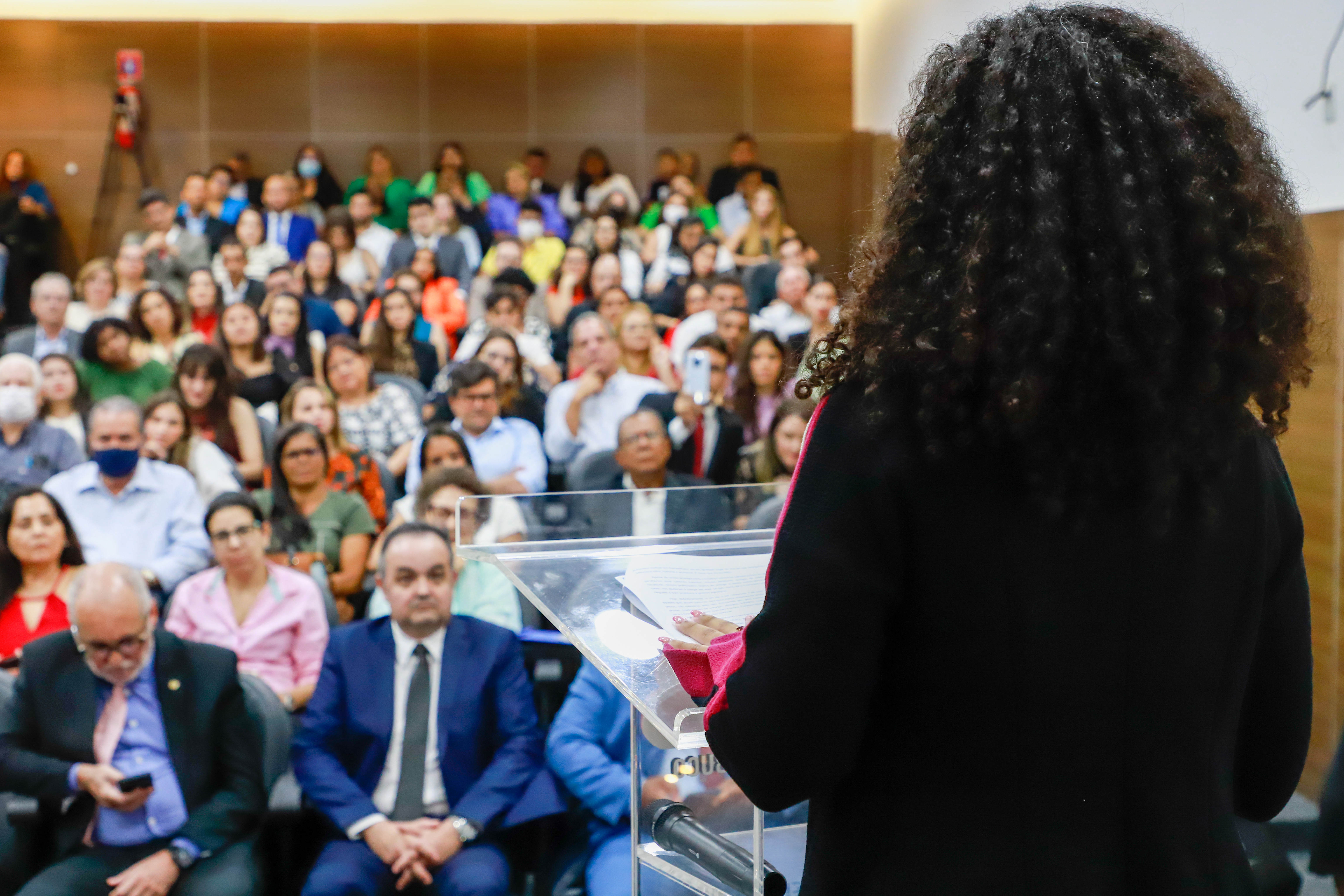 OAB-PE realiza juramento de novos advogados e advogadas