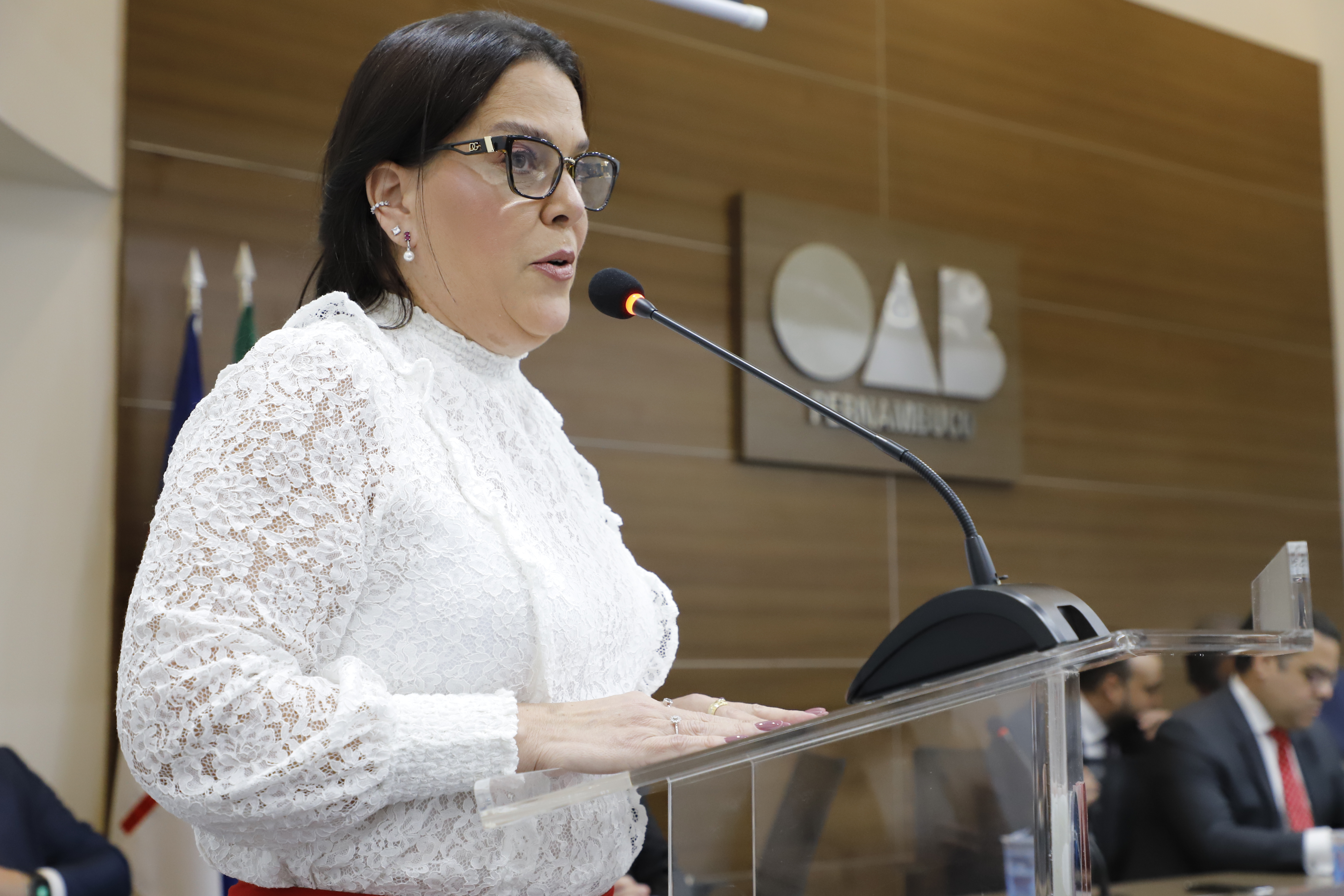 OAB-PE realiza juramento de novos advogados e advogadas