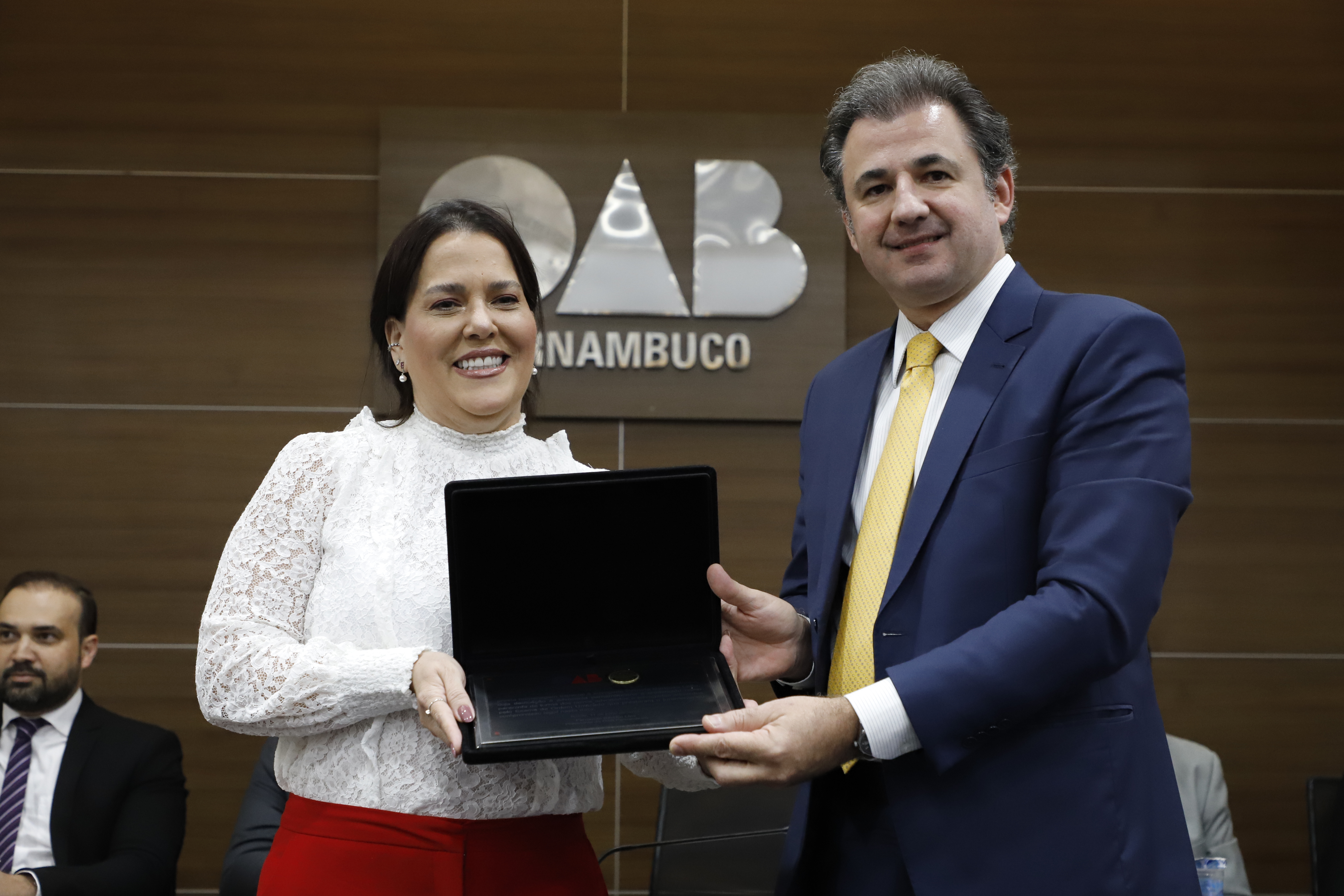 OAB-PE realiza juramento de novos advogados e advogadas