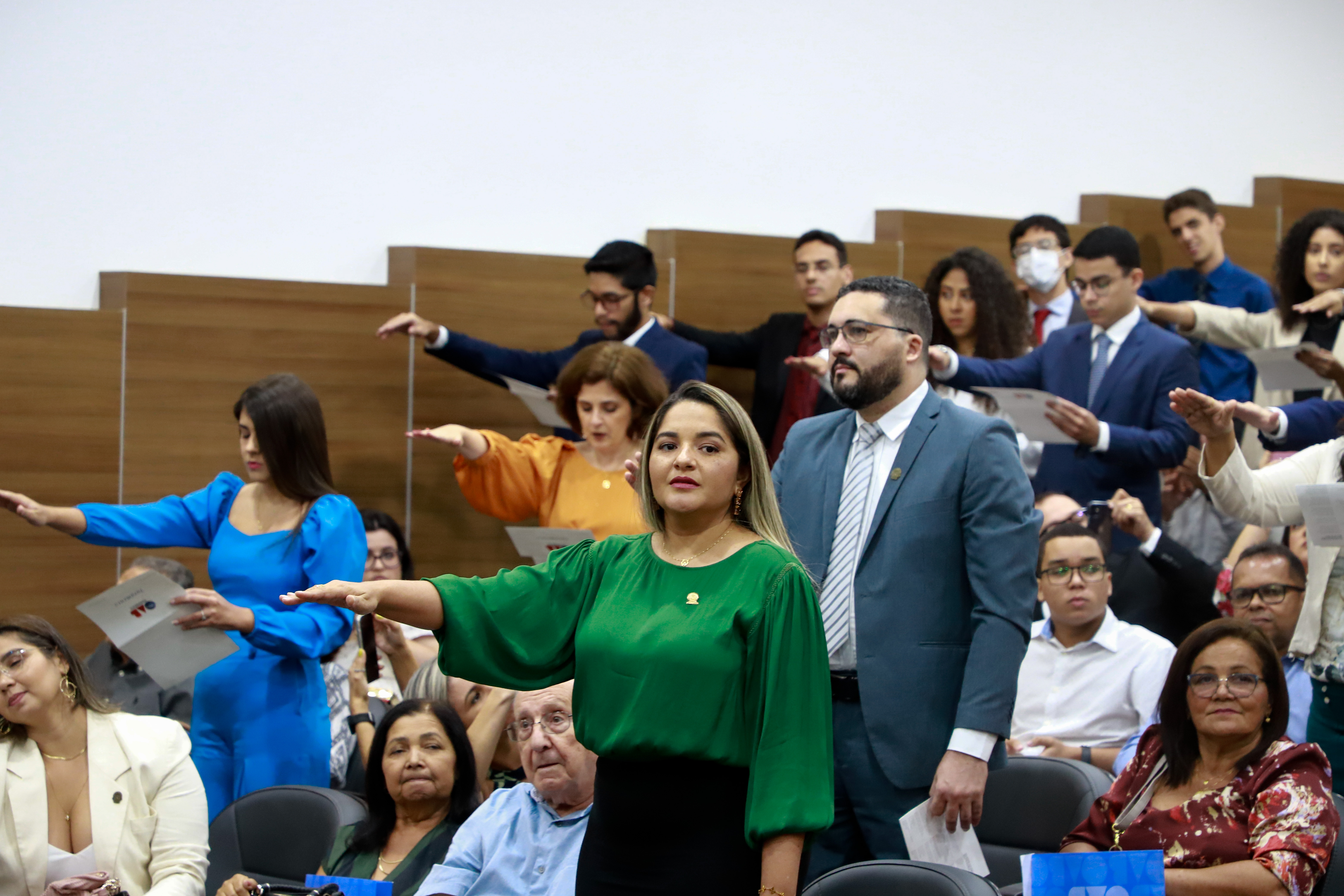 OAB-PE realiza juramento de novos advogados e advogadas