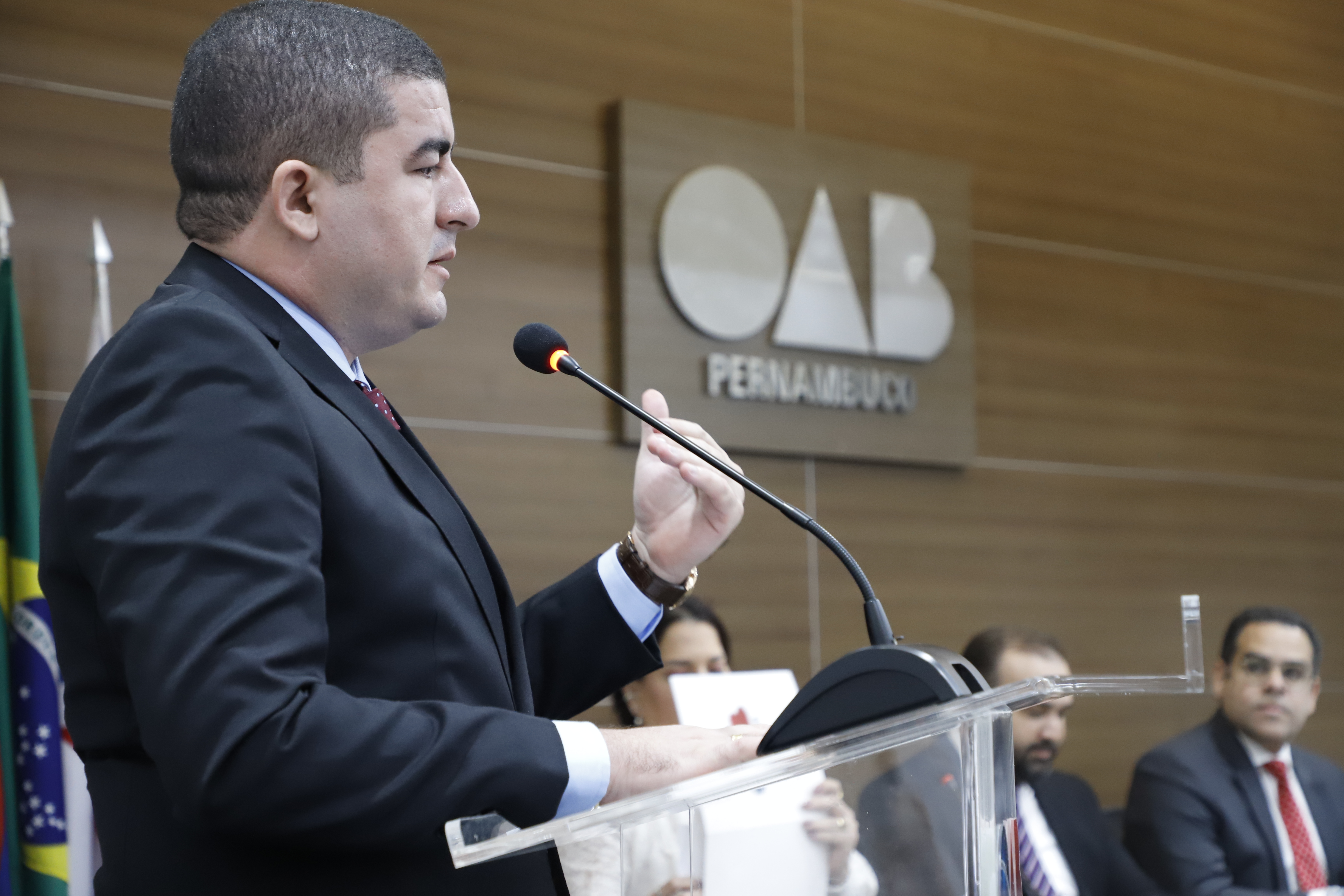OAB-PE realiza juramento de novos advogados e advogadas