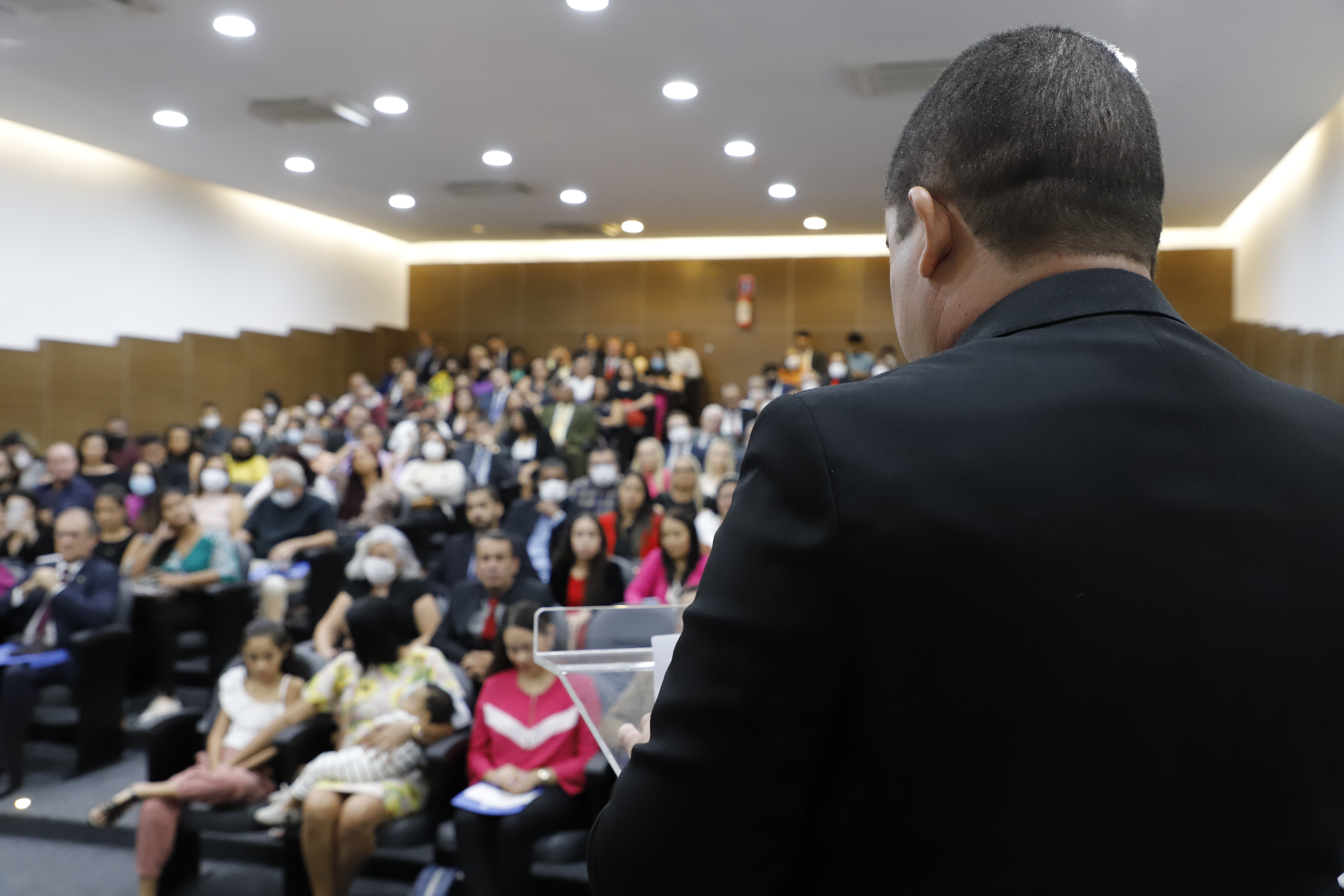 OAB-PE realiza juramento de novos advogados e advogadas